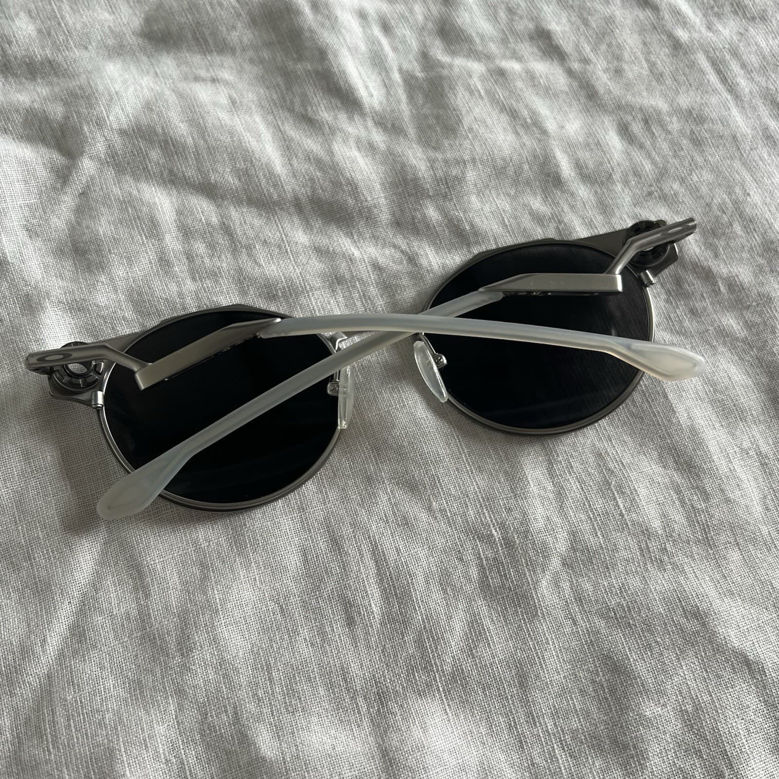 Oakley Deadbolt Sunglasses Titanium Frame Prizm Black Lenses Round Futuristic — photo 8 of 12