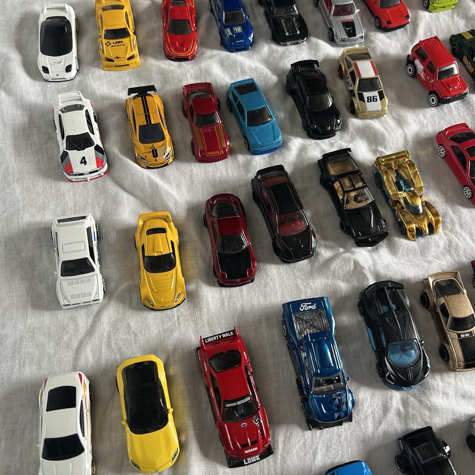 Bulk Lot 60+ Diecast Cars Matchbox Hot Wheels 2000s 2010s Collected Job Lot — photo 4 of 11