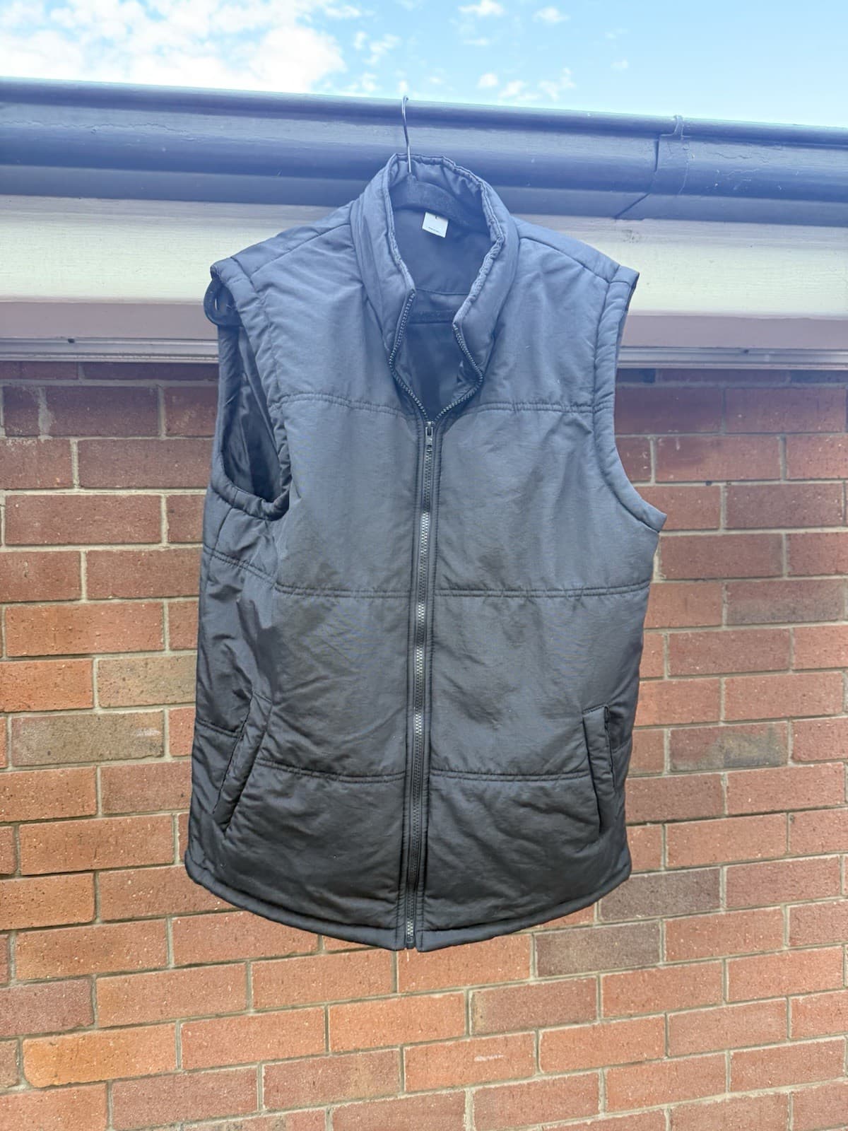 Kmart Mens Puffer Vest Size L Black Insulated Sleeveless Warm Pockets — photo 3 of 9