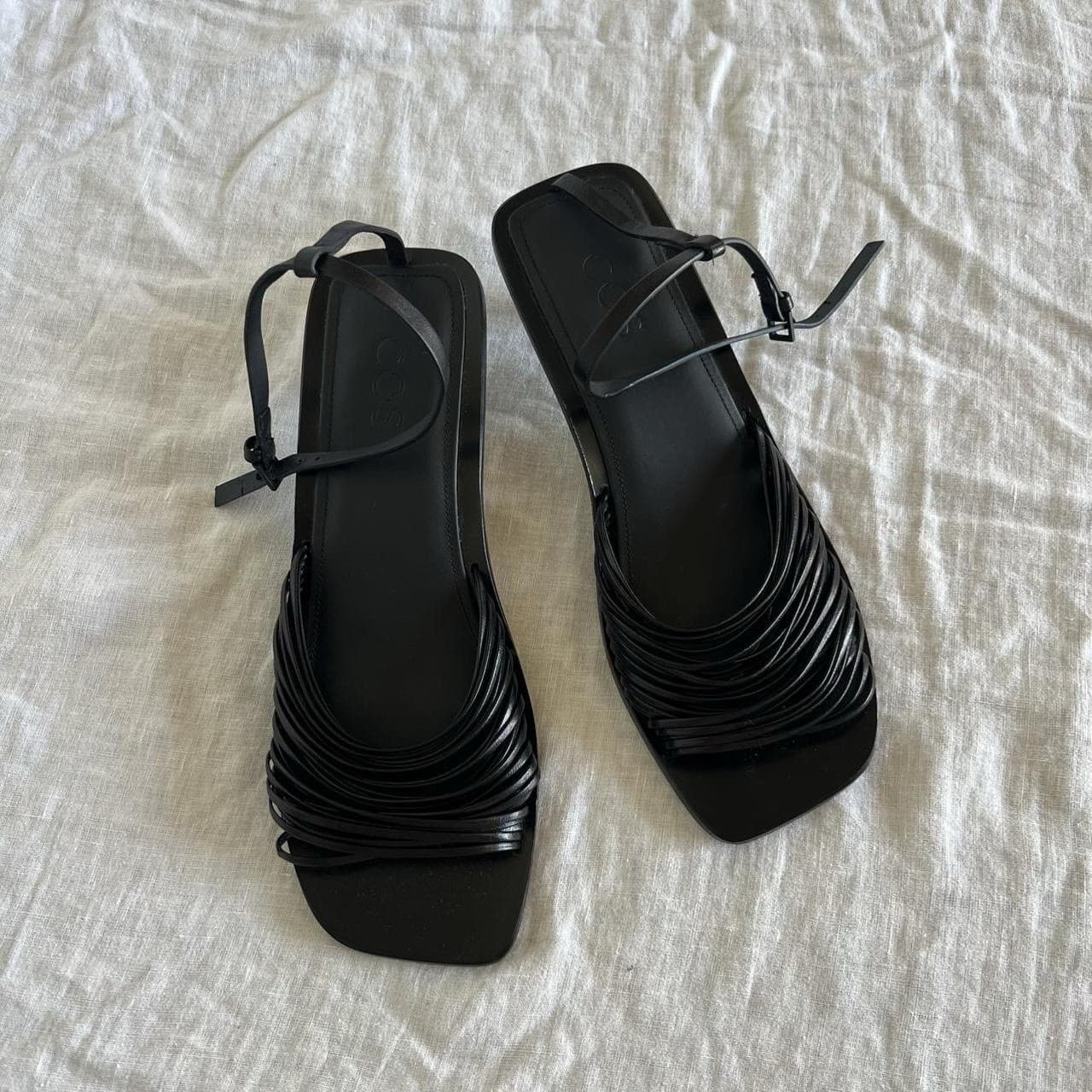 COS Black Kitten Heel Sandals 39 8 Strappy Square Toe Y2K Minimalist Chic — photo 2 of 7