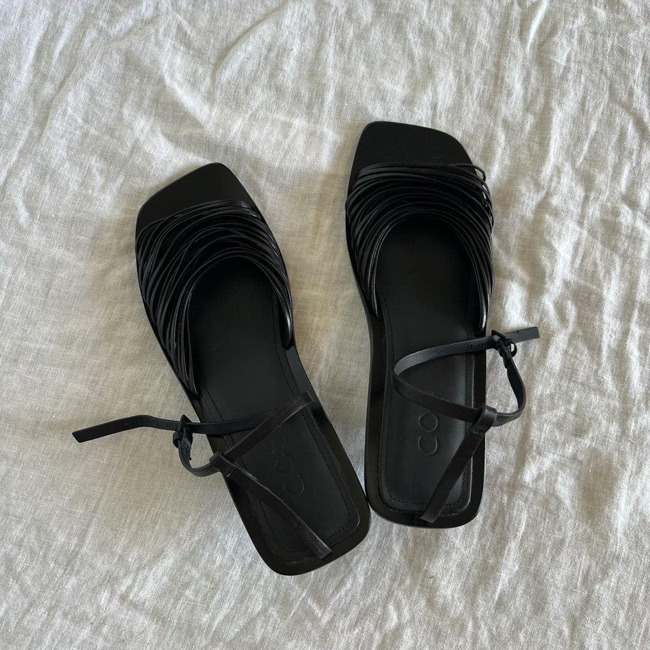 COS Black Kitten Heel Sandals 39 8 Strappy Square Toe Y2K Minimalist Chic — photo 3 of 7