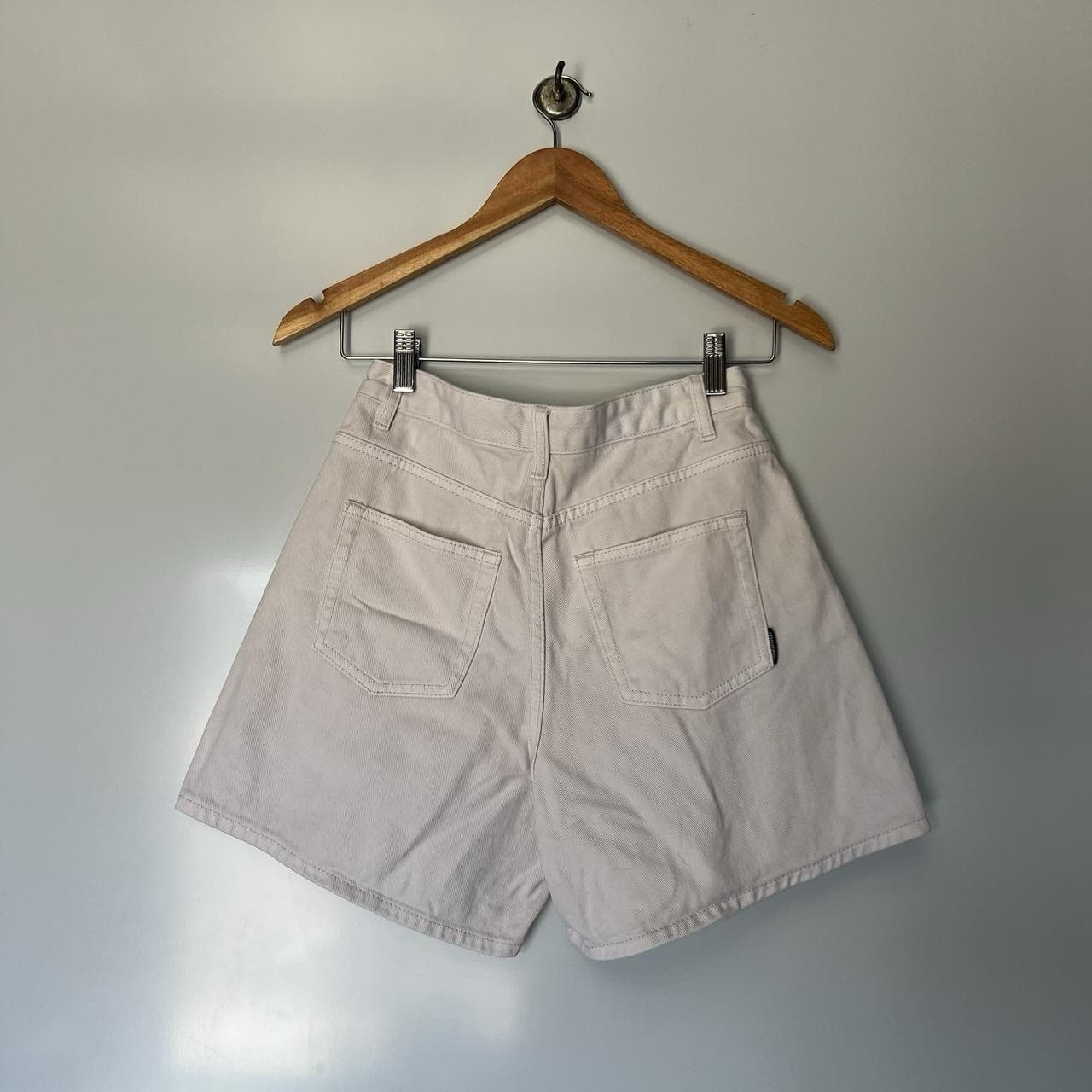 Insight Cream Denim Shorts 24 6 High Waisted Wide Leg A-Line Petite White Surf — photo 4 of 8
