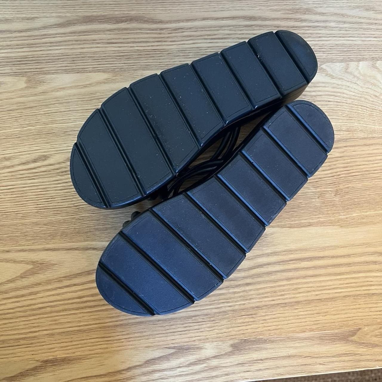 Target Woman Black Flatform Sandals 8 Y2K Minimalist Strappy Comfort Chunky — photo 4 of 6