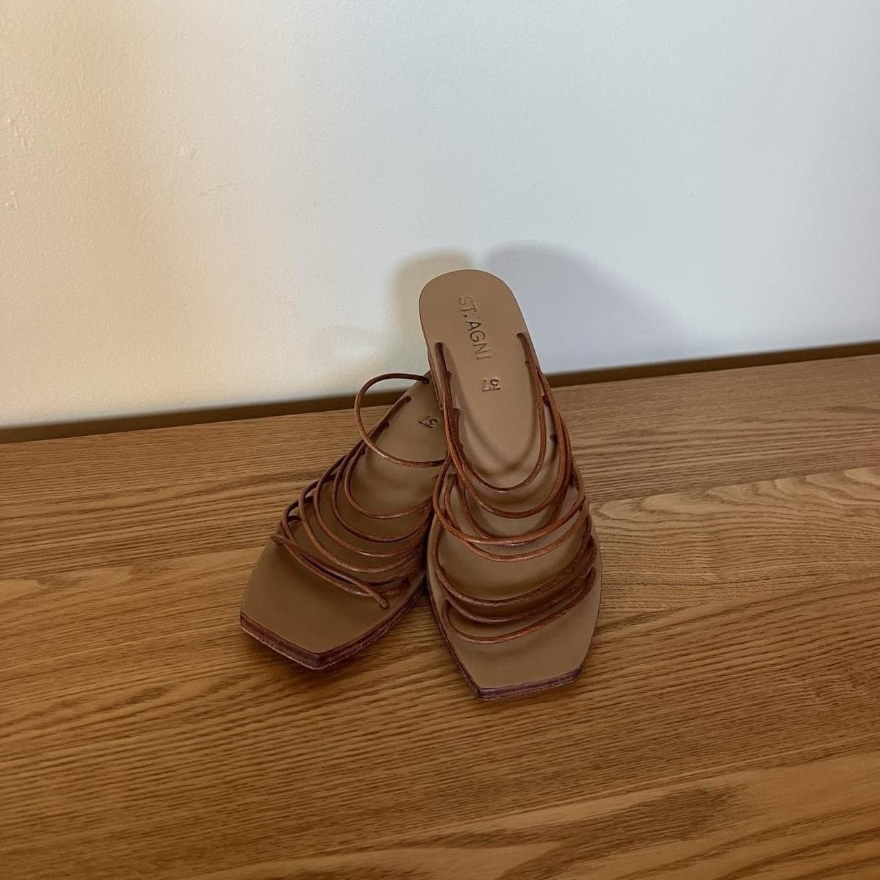 St Agni Ines Sandal 37 6 Tan Leather Strappy Block Heel Minimalist Sold Out Luxe — photo 1 of 8