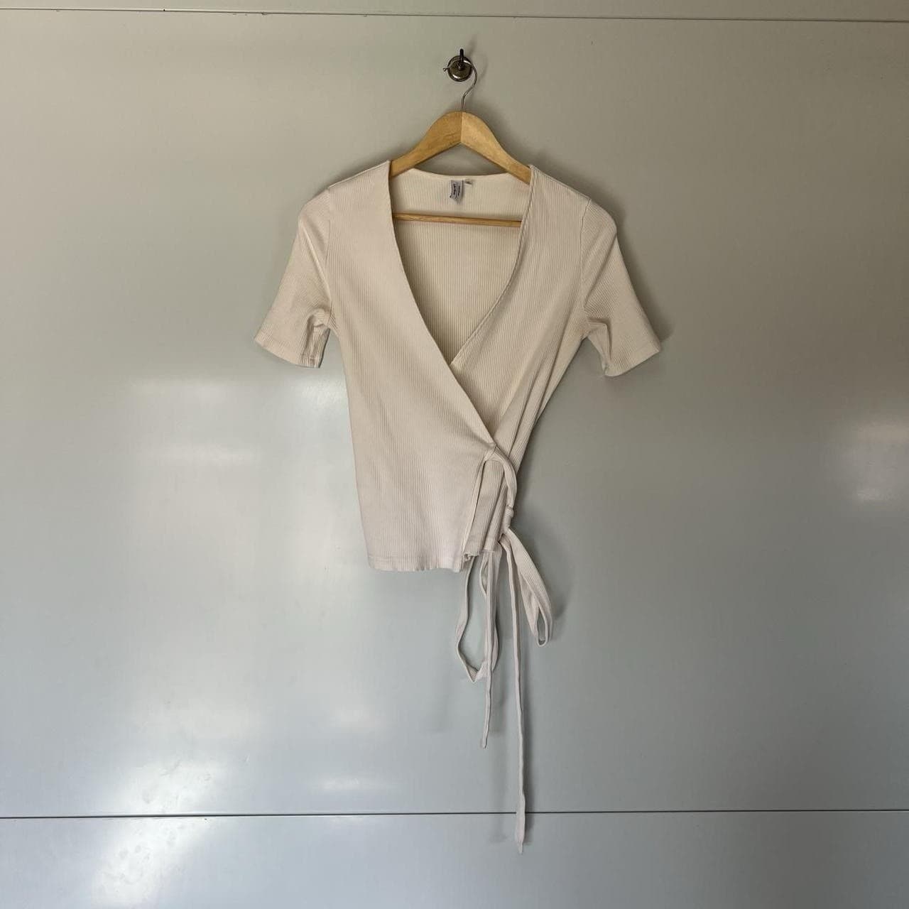& Other Stories White Ribbed Wrap Top 12 L Balletcore Short Sleeve Bow Waist — photo 4 of 7