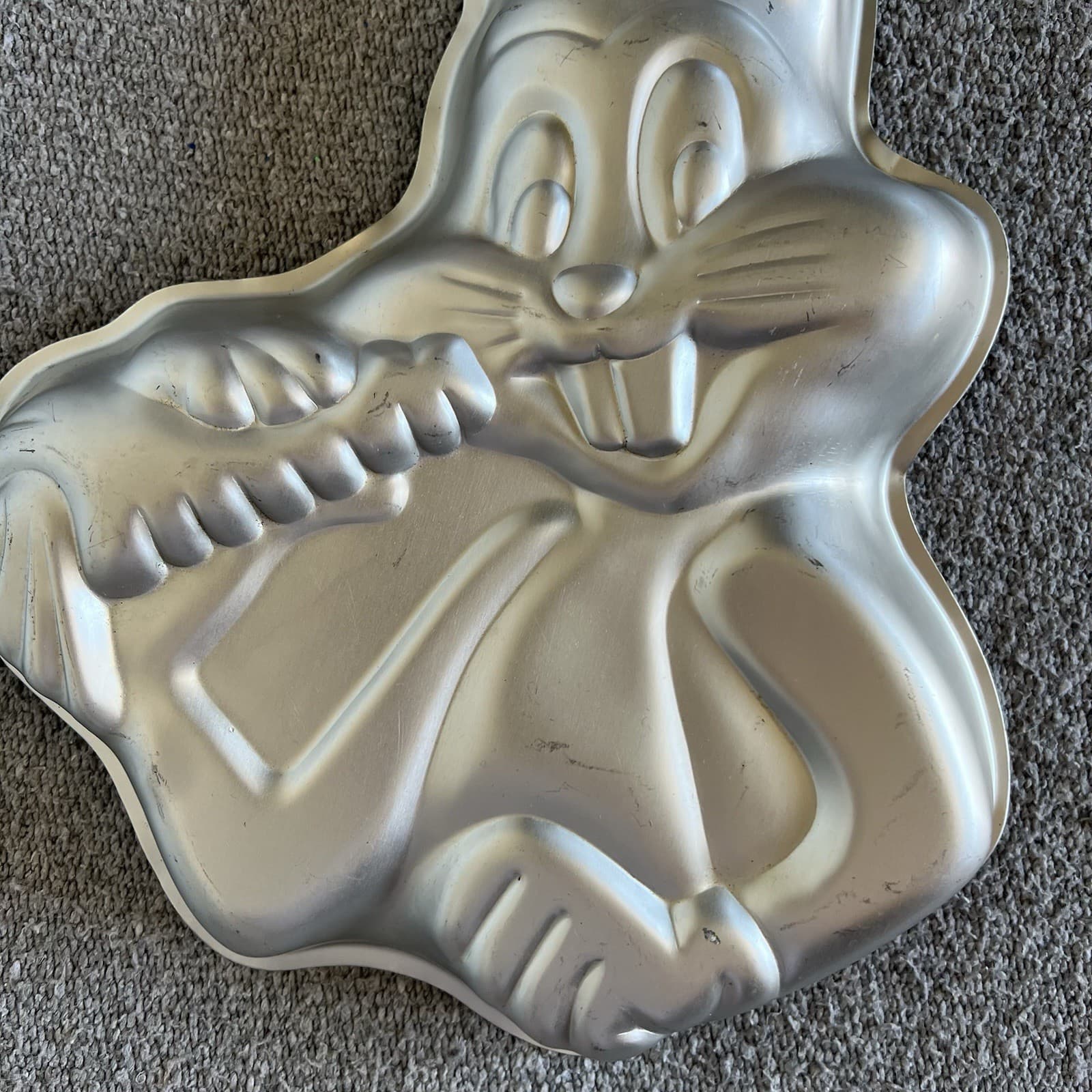 Vintage Wilton Bugs Bunny Cake Tin 3D Mold Looney Tunes 1978 Baking — photo 2 of 4