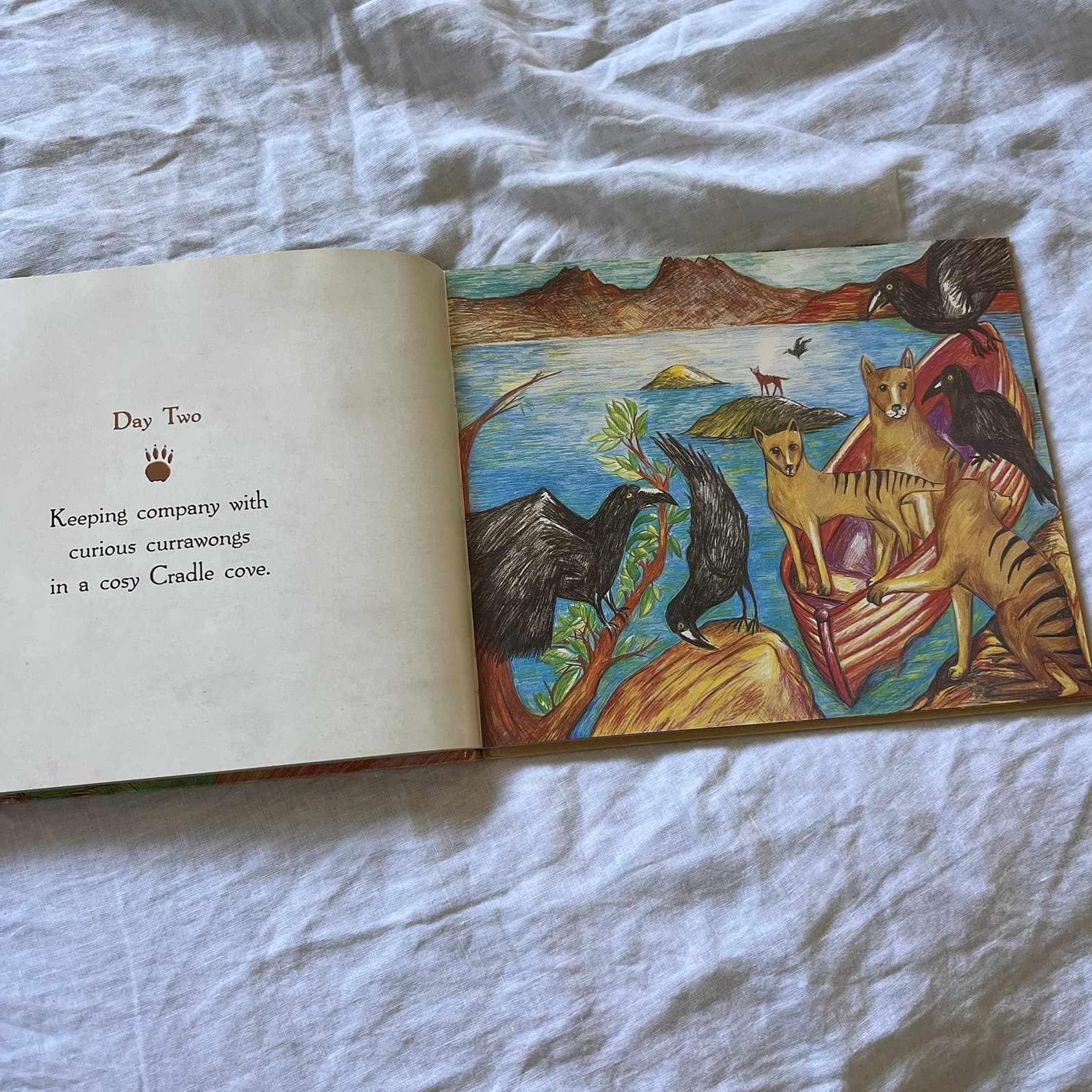 SIGNED Travelling Tasmanian Tigers Margie Kirk Australian Story Picture Book — photo 3 of 5
