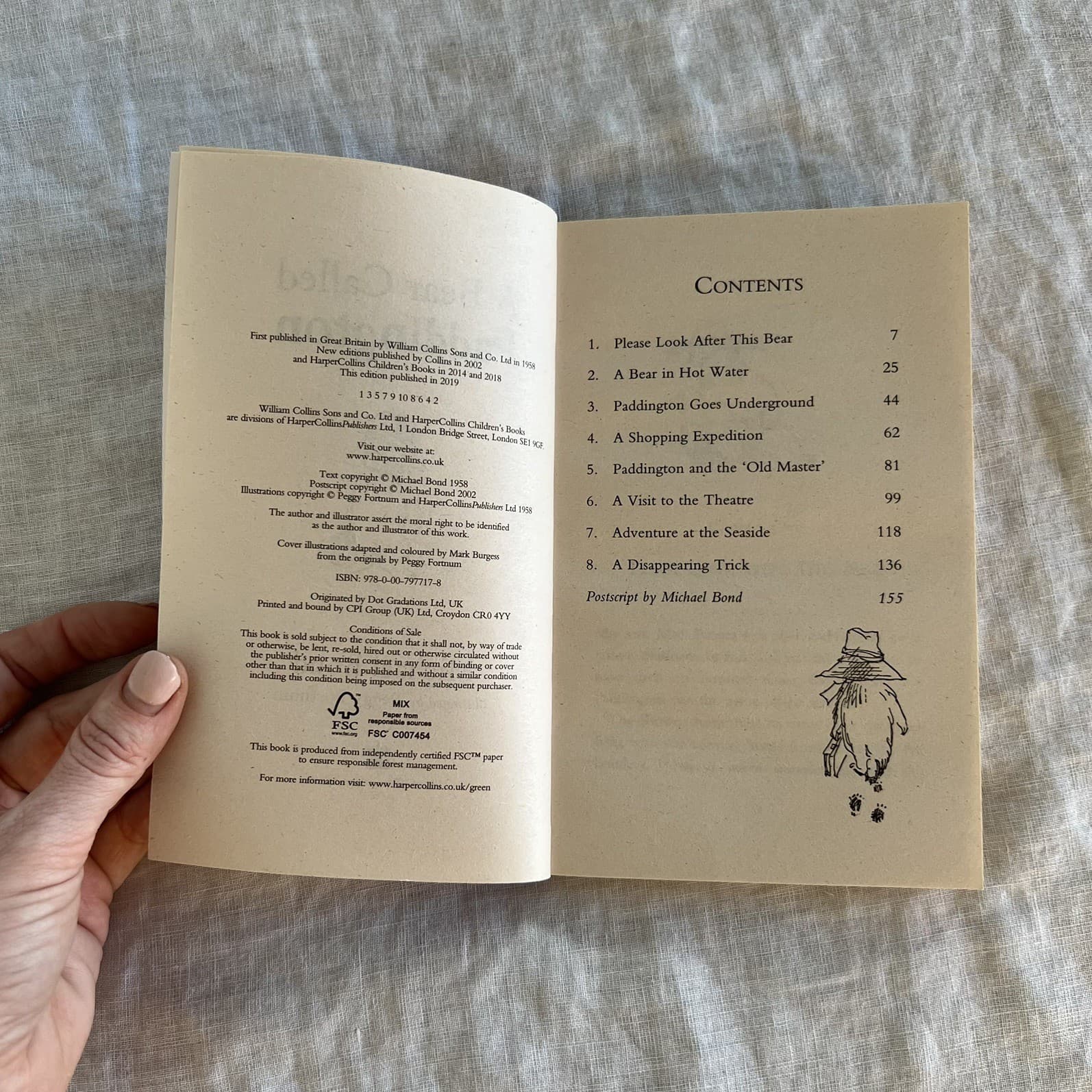 A Bear Called Paddington Michael Bond Classic Chapter Book Kids Junior Fiction — photo 4 of 4