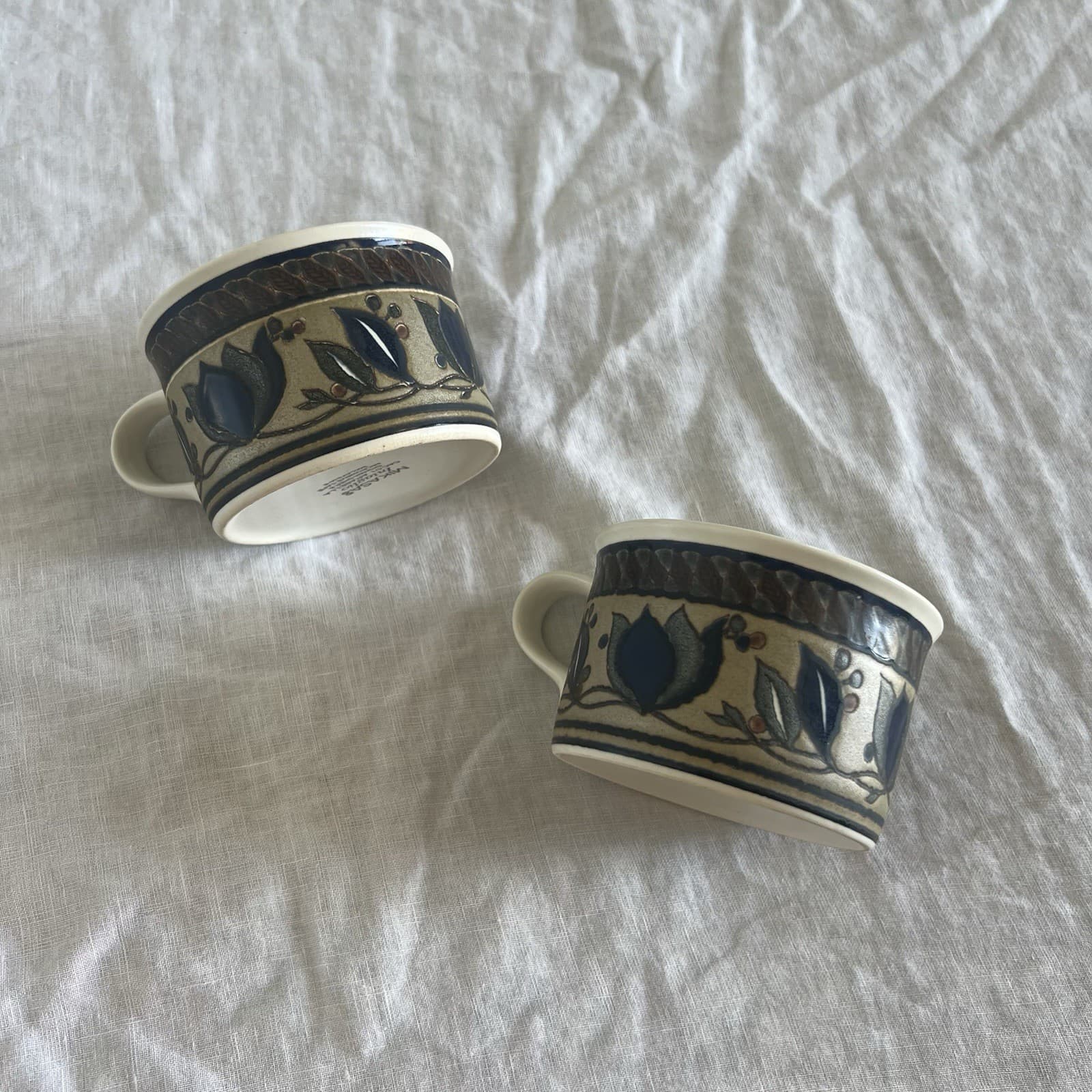Vintage Mikasa Intaglio Arabella Flat Tea Cups Set Navy Floral Stoneware Boho — photo 2 of 13