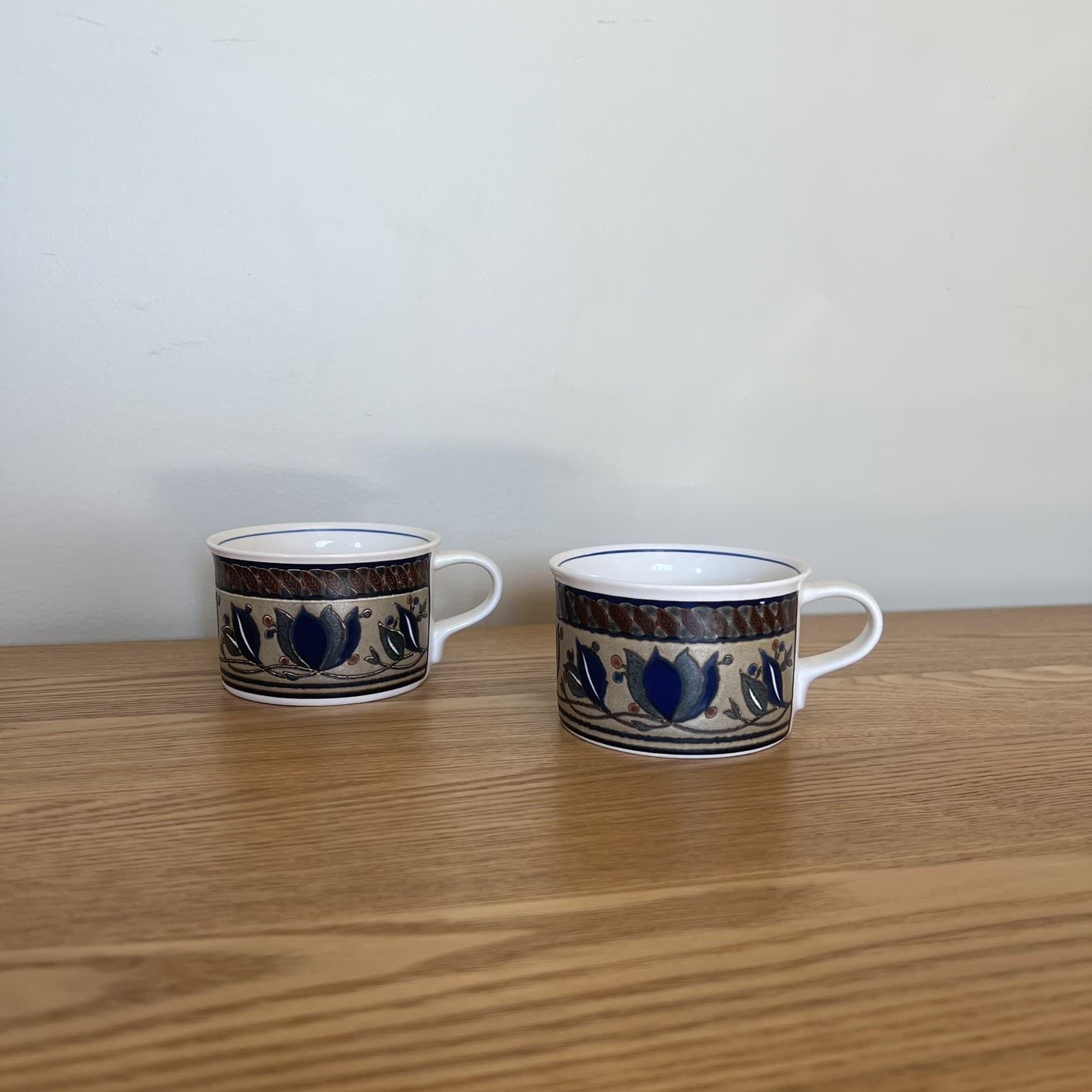 Vintage Mikasa Intaglio Arabella Flat Tea Cups Set Navy Floral Stoneware Boho — photo 13 of 13