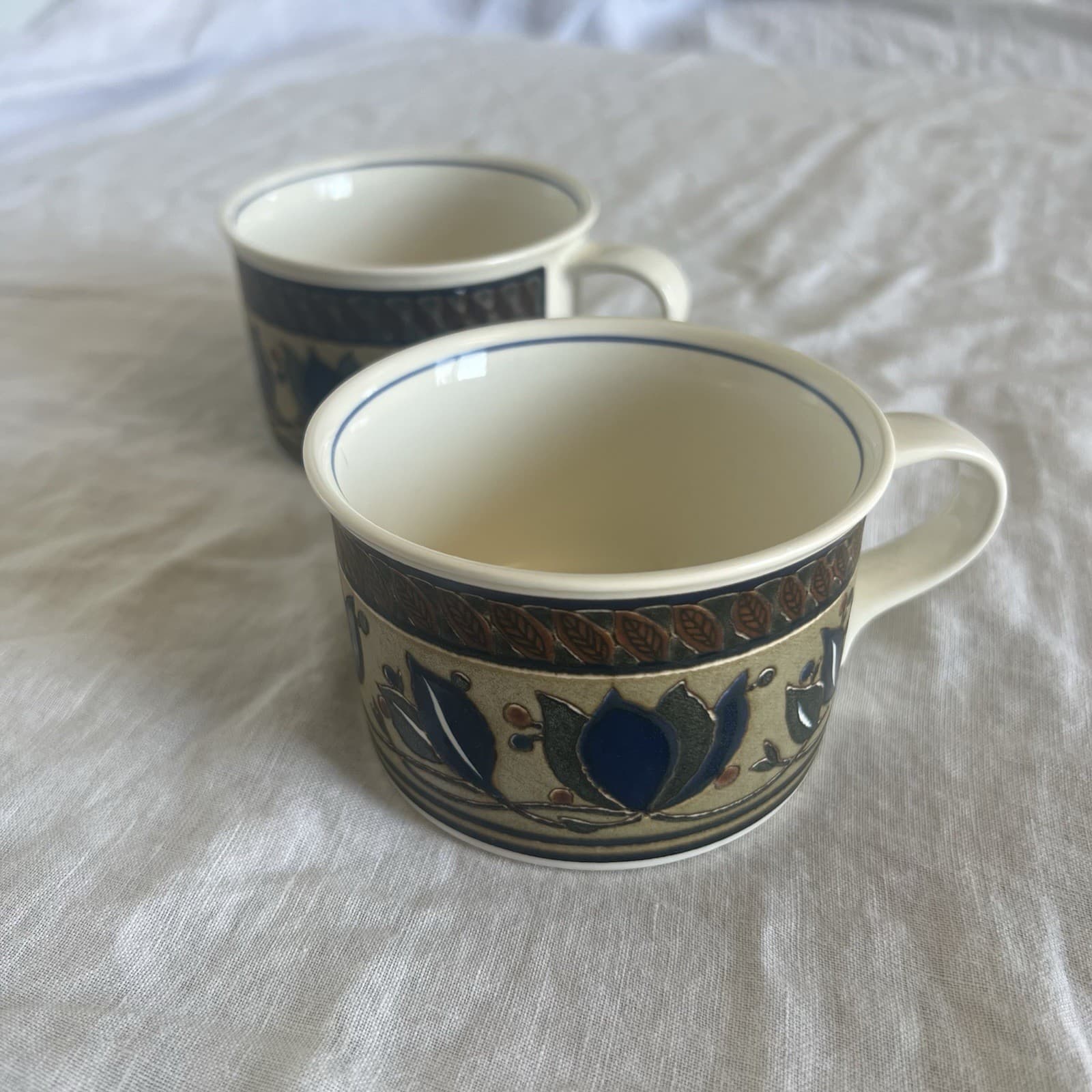 Vintage Mikasa Intaglio Arabella Flat Tea Cups Set Navy Floral Stoneware Boho — photo 3 of 13