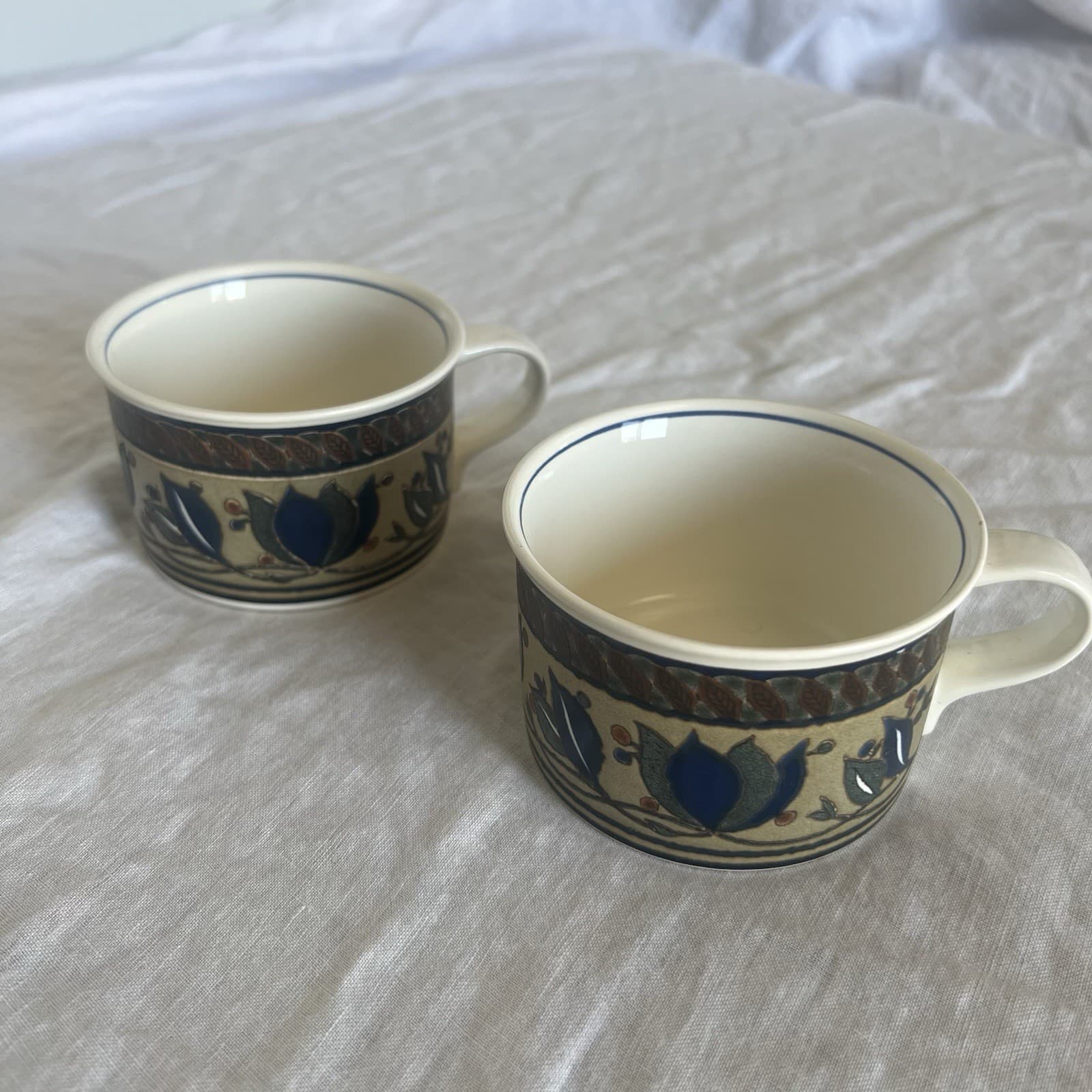 Vintage Mikasa Intaglio Arabella Flat Tea Cups Set Navy Floral Stoneware Boho — photo 4 of 13