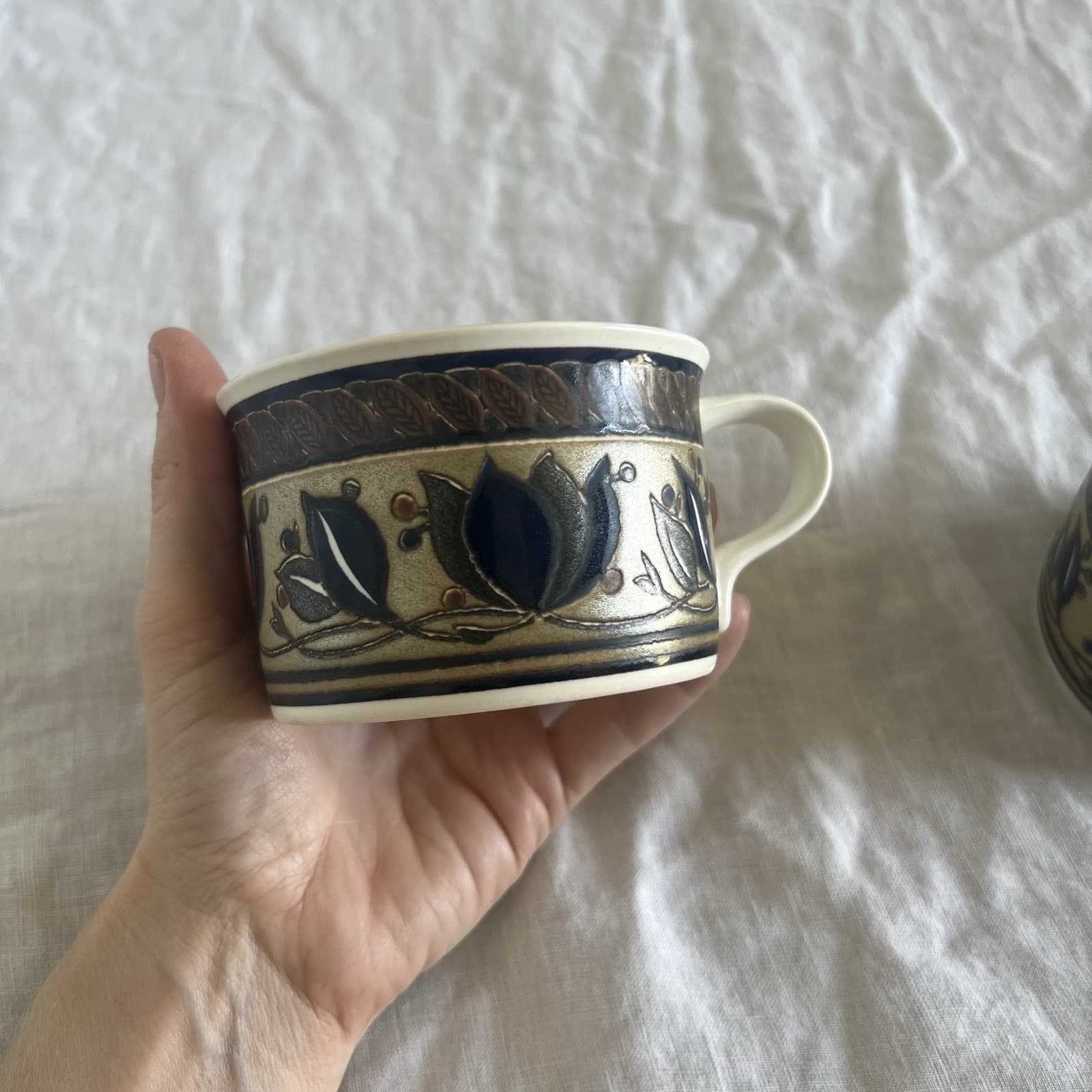 Vintage Mikasa Intaglio Arabella Flat Tea Cups Set Navy Floral Stoneware Boho — photo 5 of 13