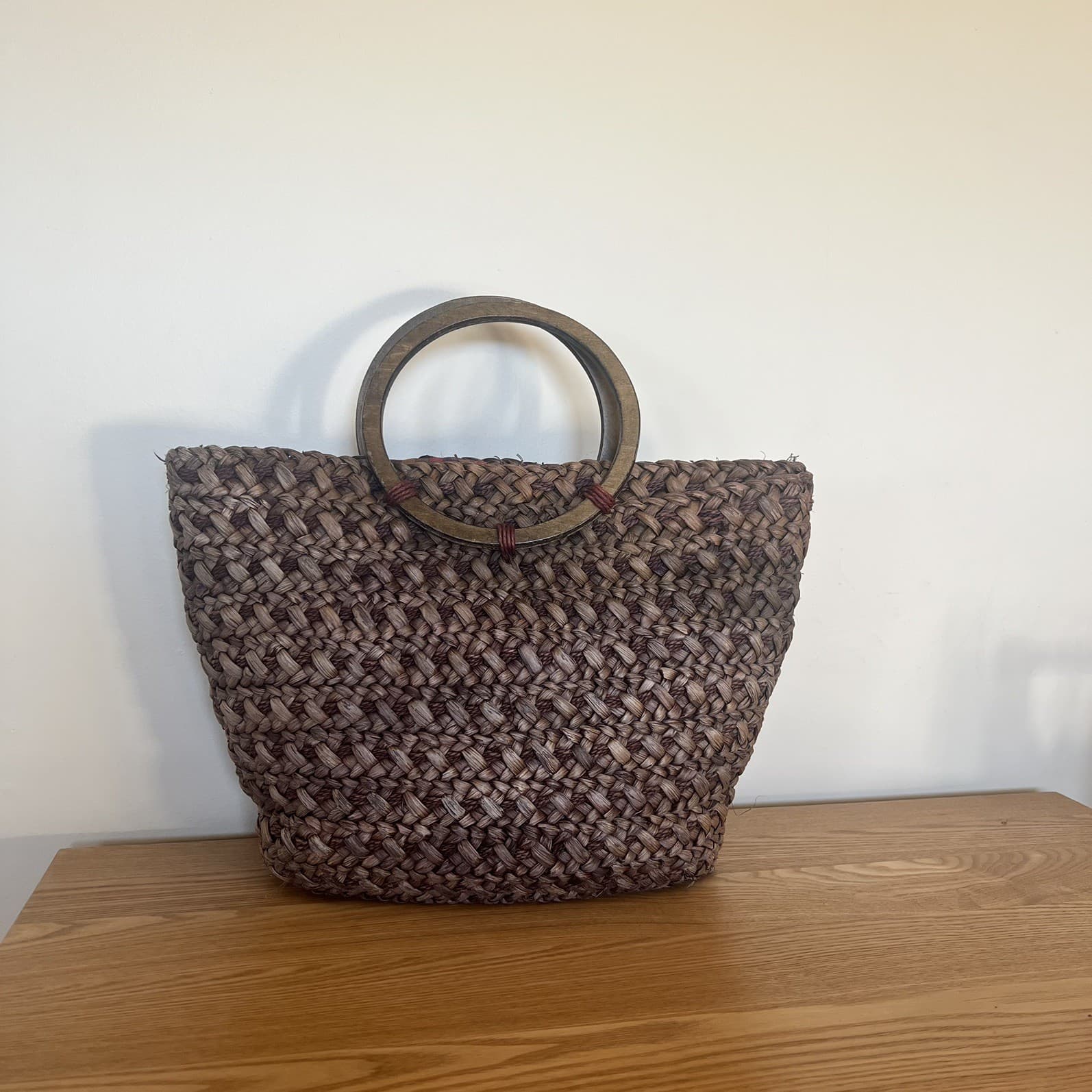 Vintage Straw Woven Market Bag Plaid Interior Wood O-Ring Handle Tote — photo 2 of 8