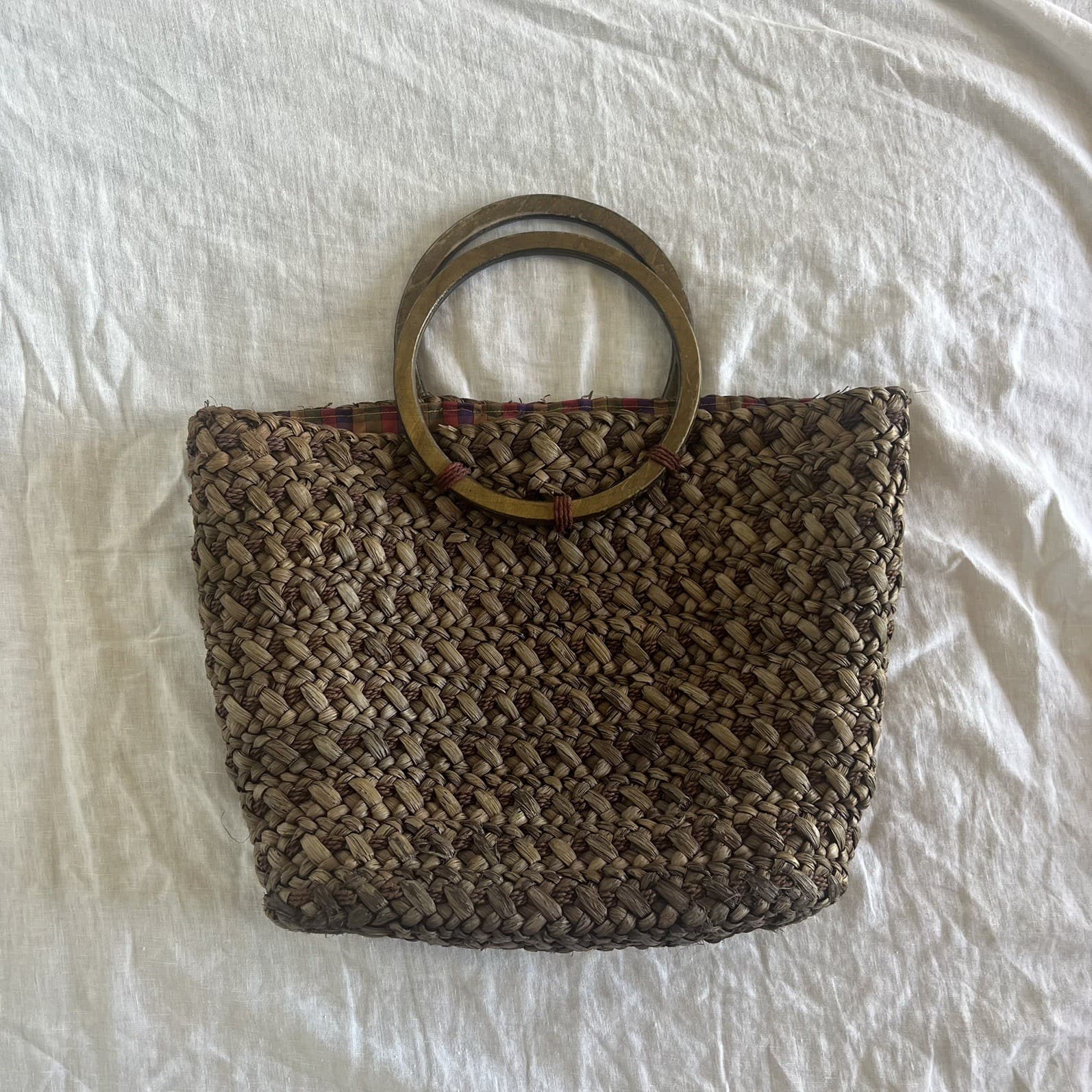Vintage Straw Woven Market Bag Plaid Interior Wood O-Ring Handle Tote — photo 5 of 8