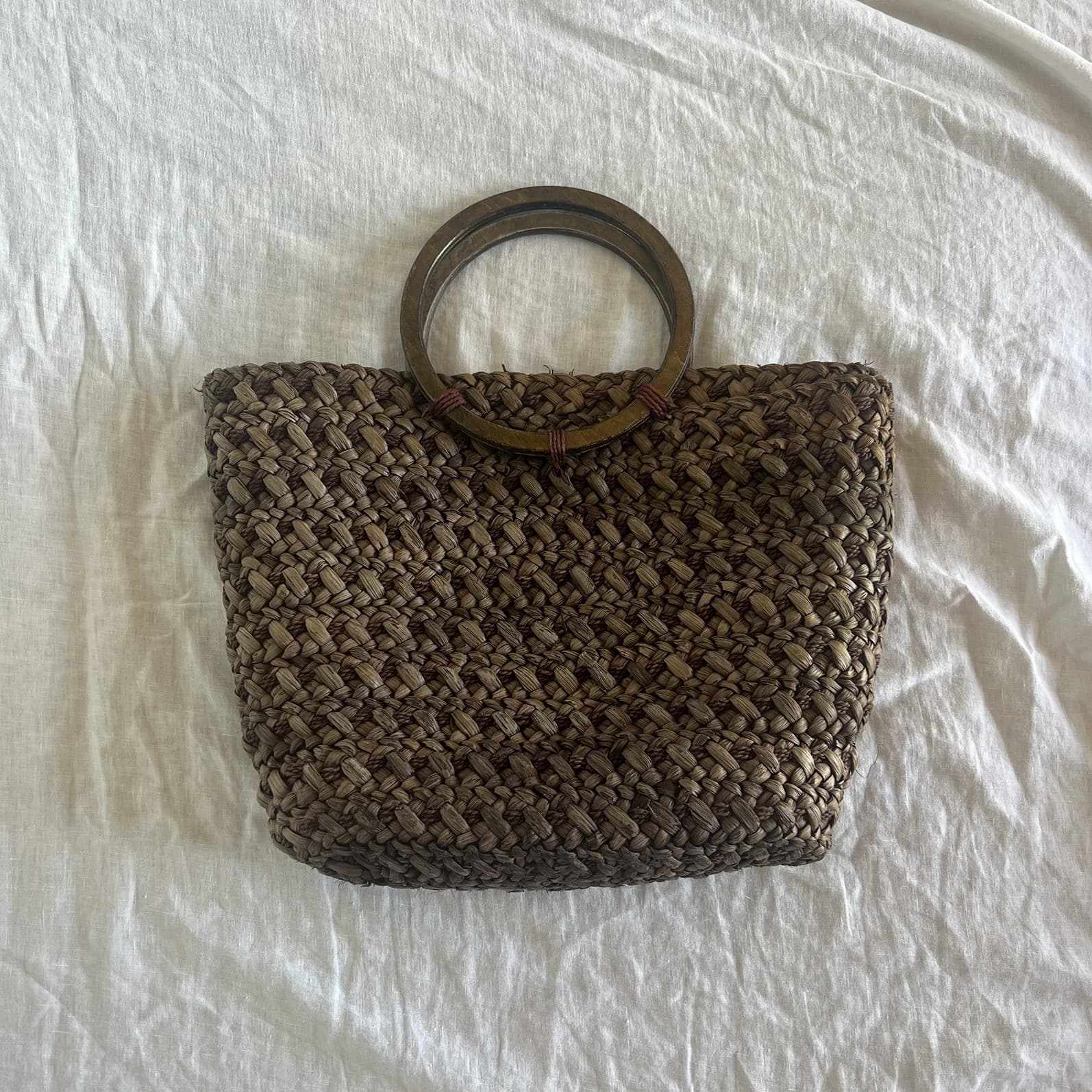 Vintage Straw Woven Market Bag Plaid Interior Wood O-Ring Handle Tote — photo 7 of 8