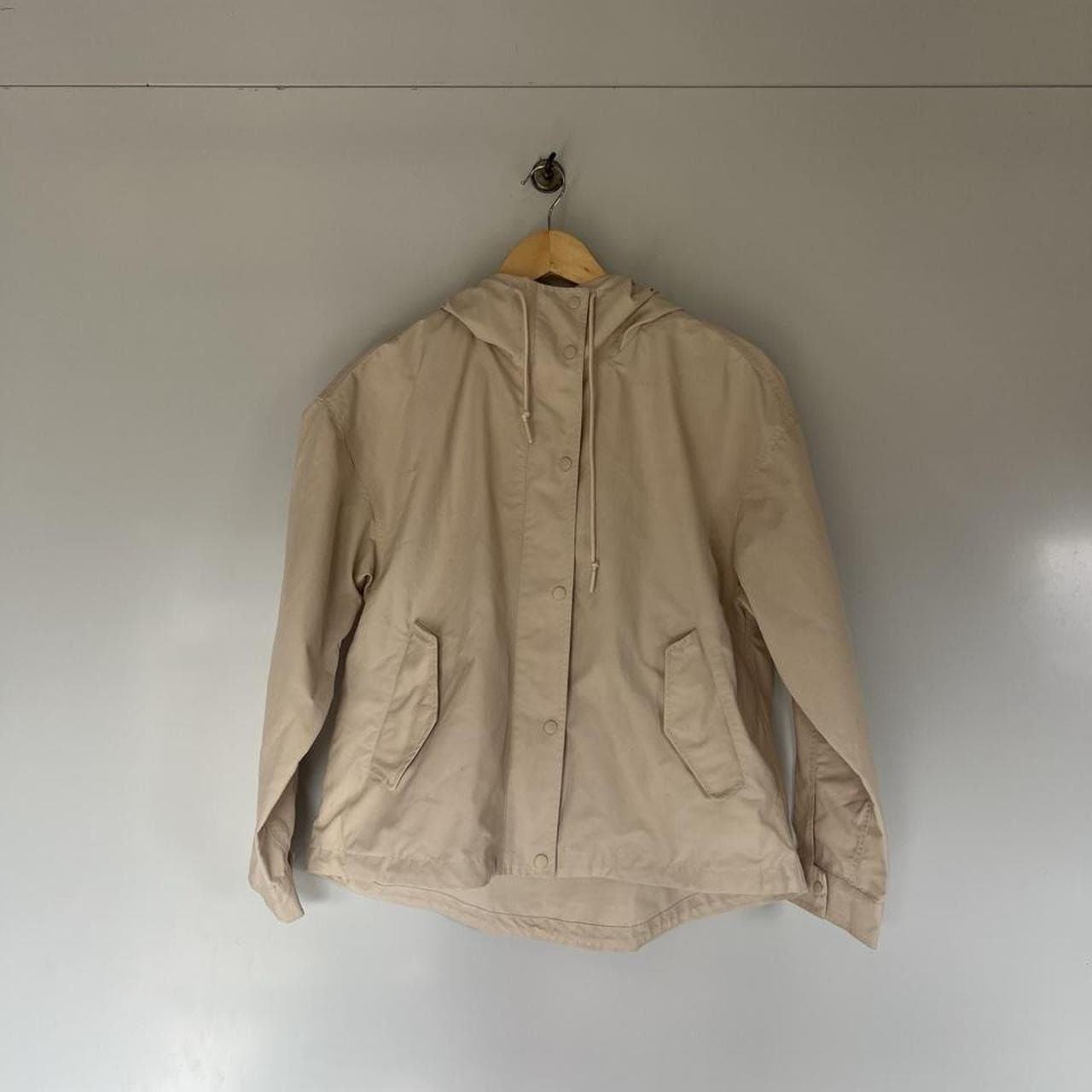 Uniqlo Oversized Boxy Chore Rain Jacket Hooded Parka Water Resistant Cream XS — photo 6 of 8