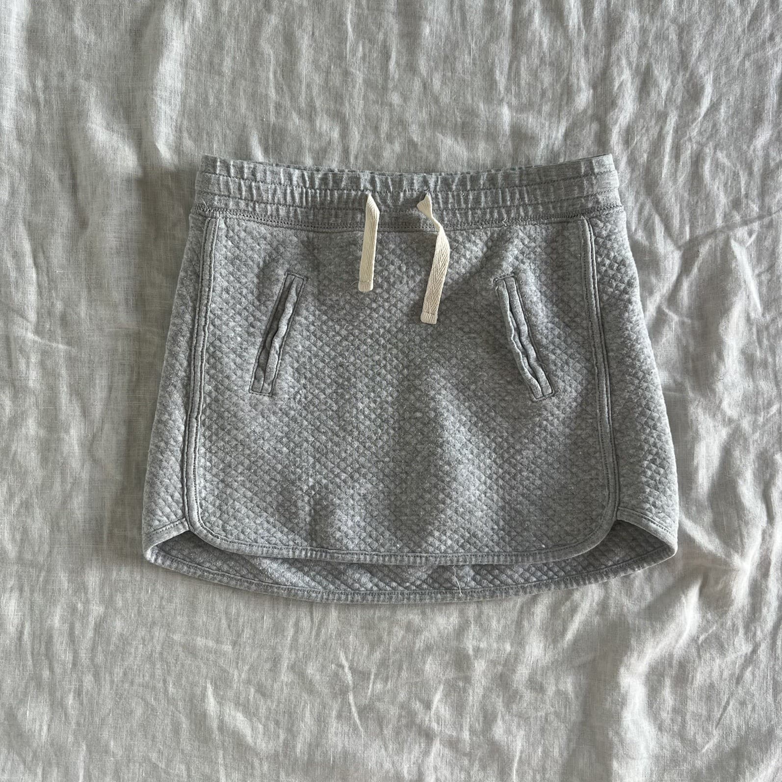 Country Road Kids Grey Quilted Sweat Skirt Size 6 Girls Pockets Elastic Waist — photo 1 of 4