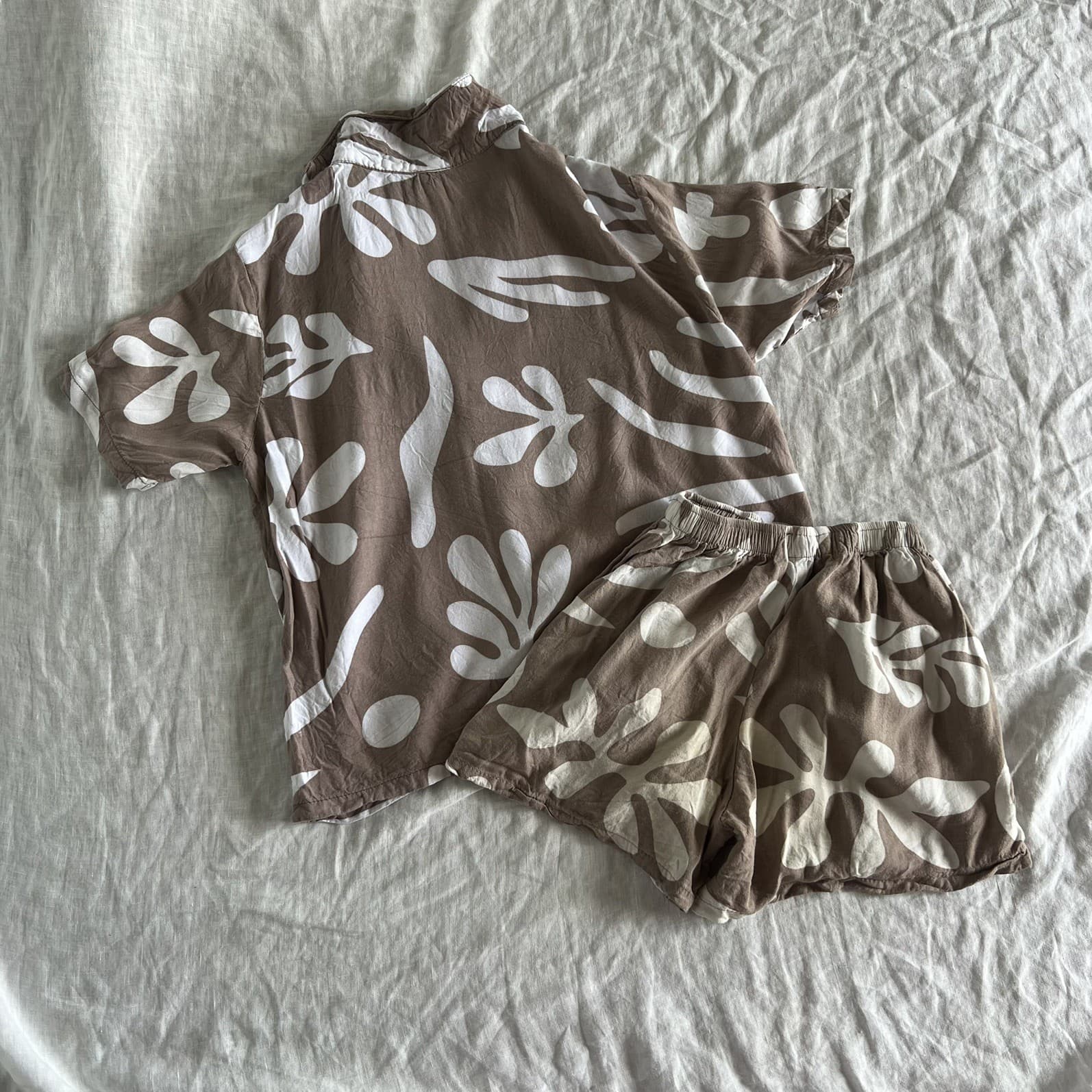 Boys Size 6 Matching Set Rayon Short Sleeve Shirt Shorts Brown White Tropical — photo 4 of 5