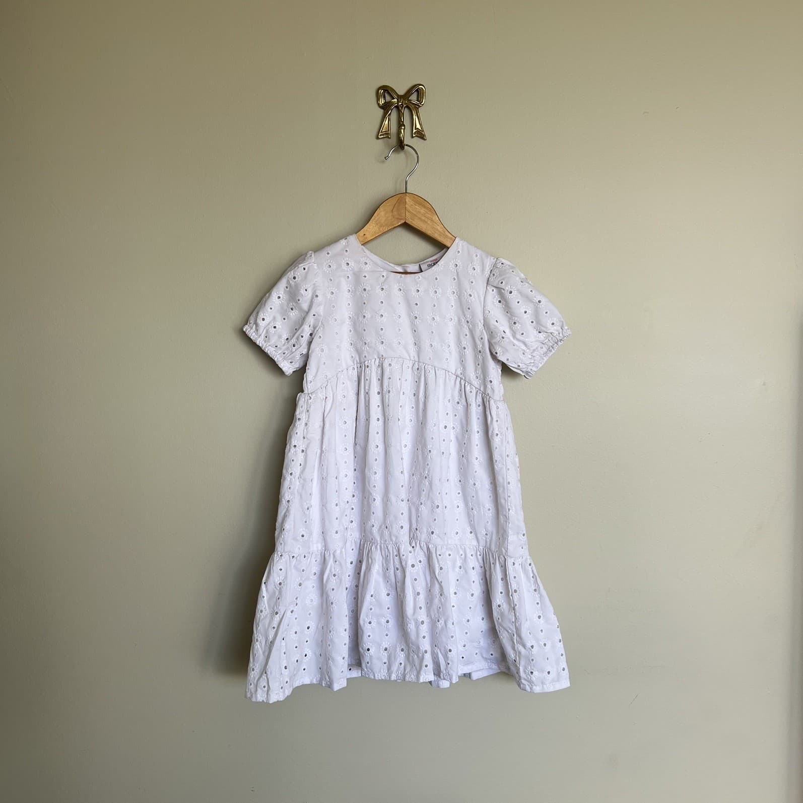Girls White Broderie Anglaise Dress Size 6 Eyelet Prairie Tiered Smock — photo 3 of 6