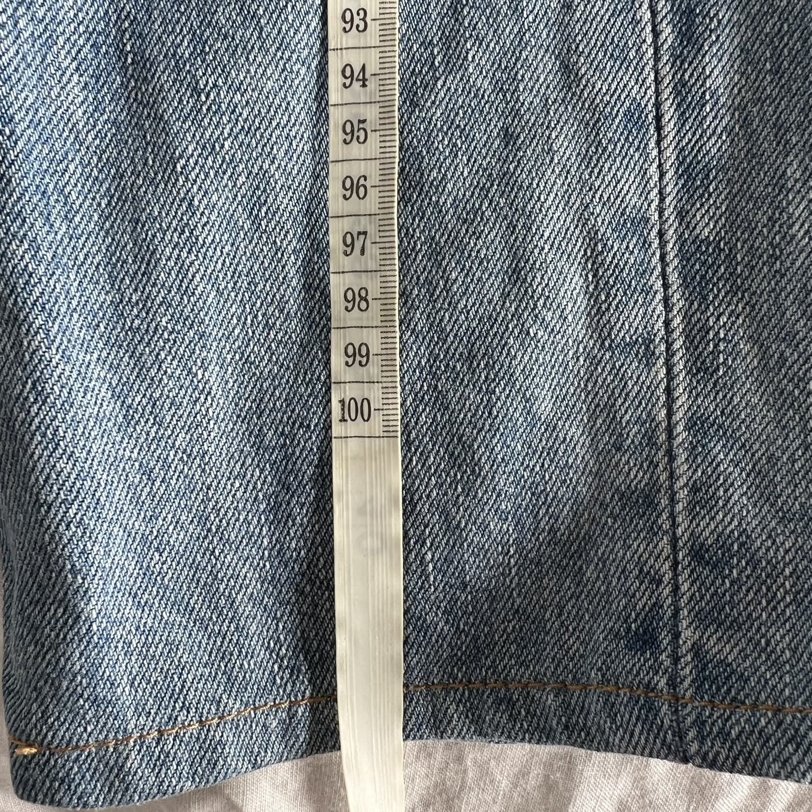 Vintage Levi’s 550 Relaxed Fit Tapered Leg Jeans Mid Blue Rigid Denim Size 28 — photo 3 of 9