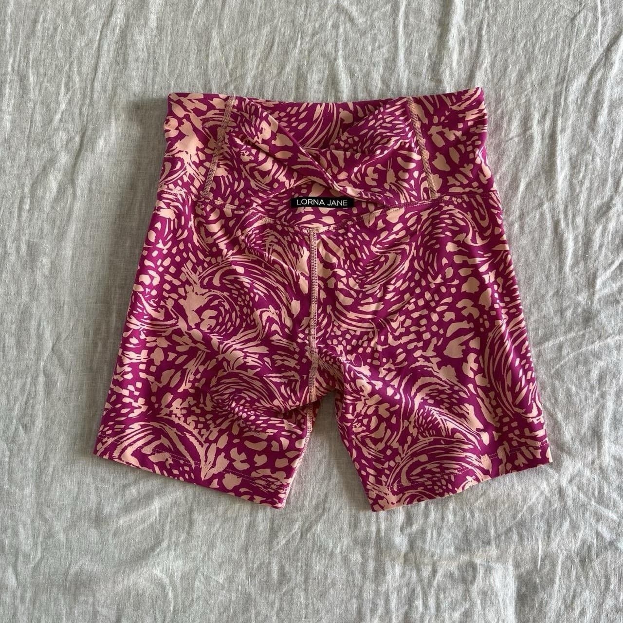 Lorna Jane Twist Bike Shorts S Small Bright Pink Patterned Active Core Stability — photo 2 of 8