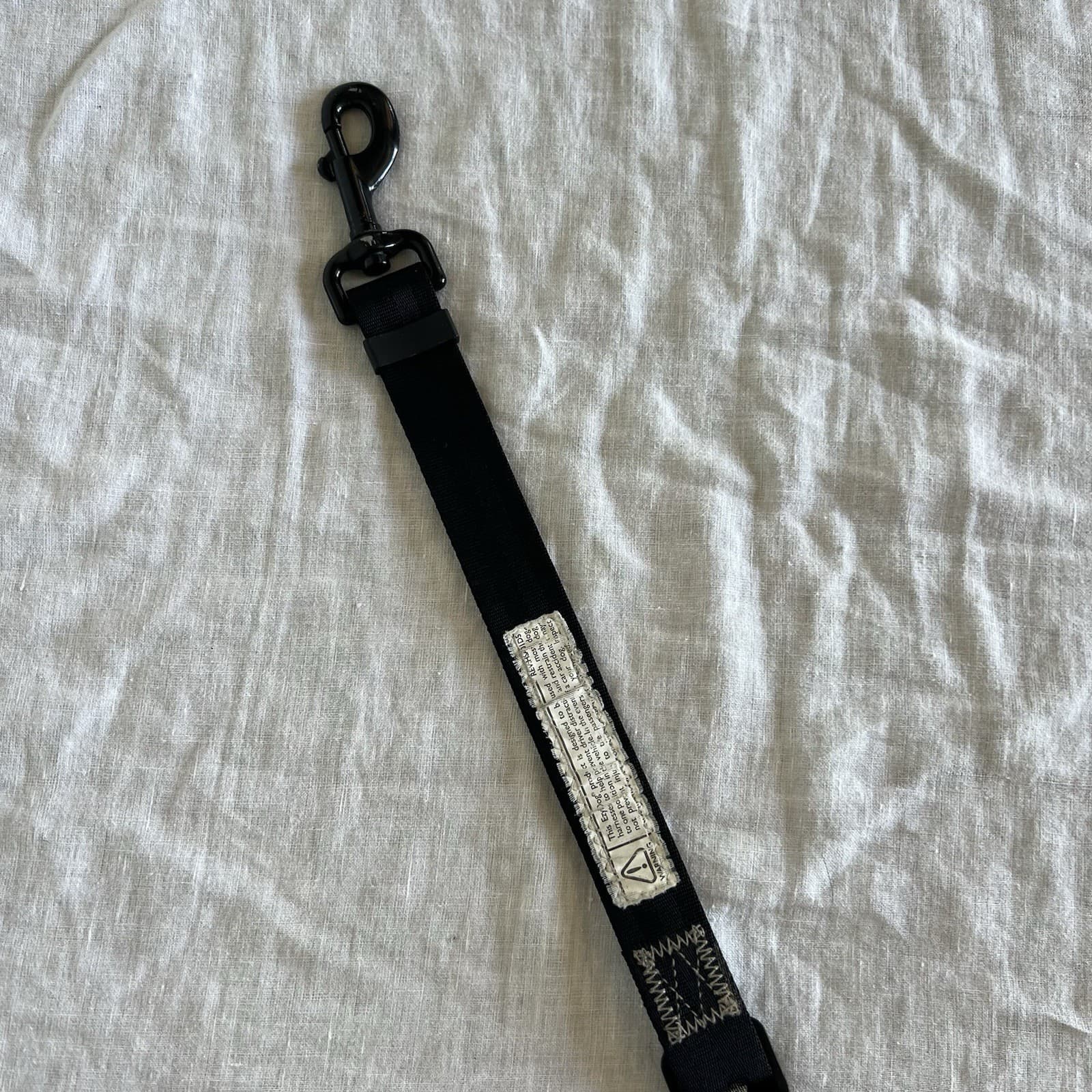 EzyDog Adjustable Car Restraint Seat Belt Lead Dog Travel Safety Black — photo 4 of 6