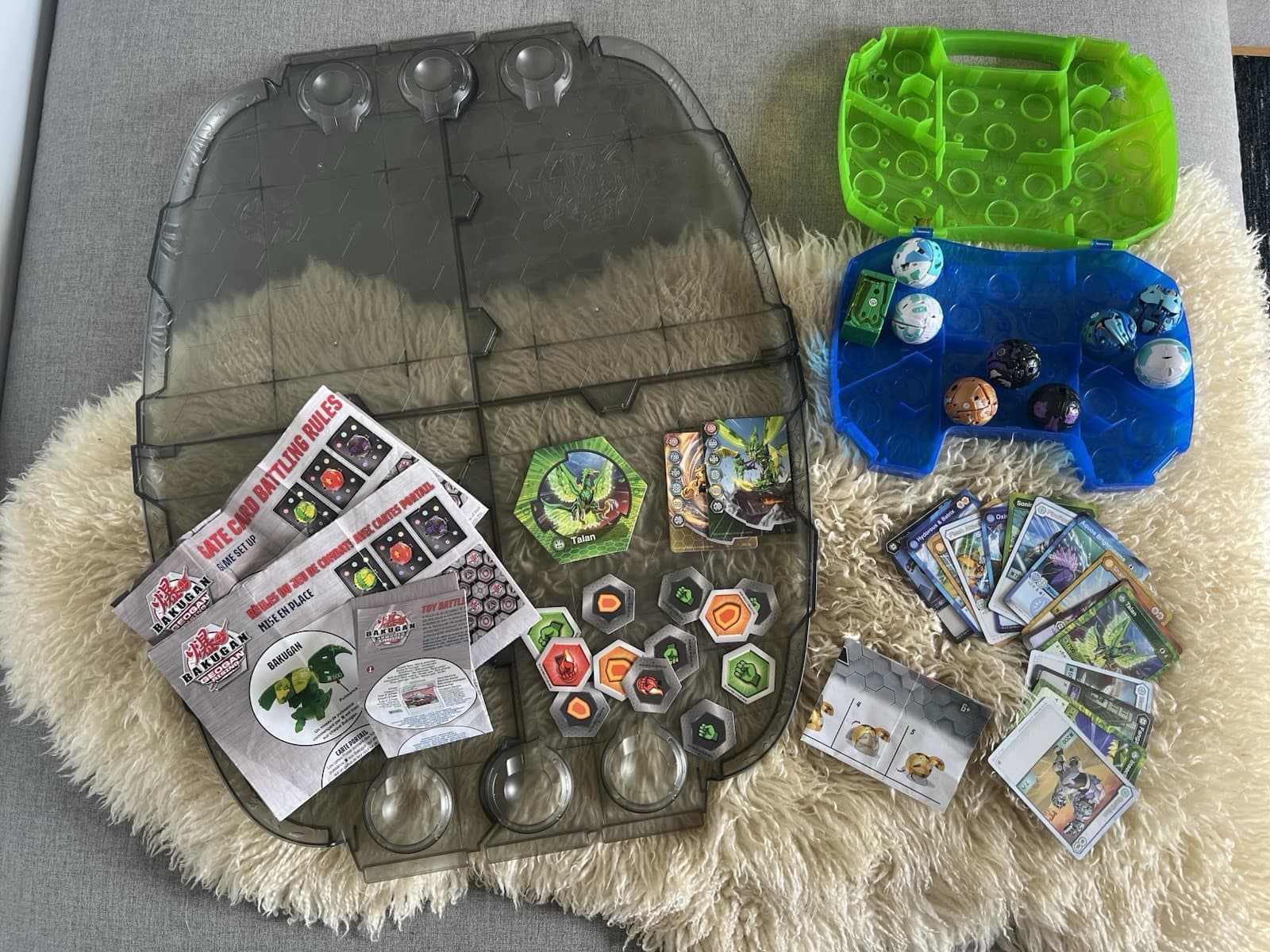 Bakugan Battle Matrix Arena Board 9 Bakugan Figures Storage Carry Case Cards Lot — photo 1 of 6