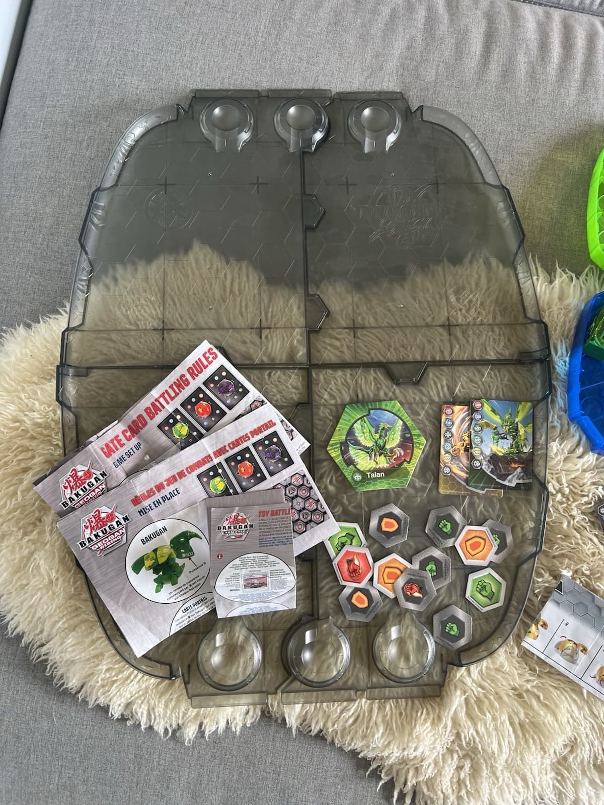 Bakugan Battle Matrix Arena Board 9 Bakugan Figures Storage Carry Case Cards Lot — photo 2 of 6