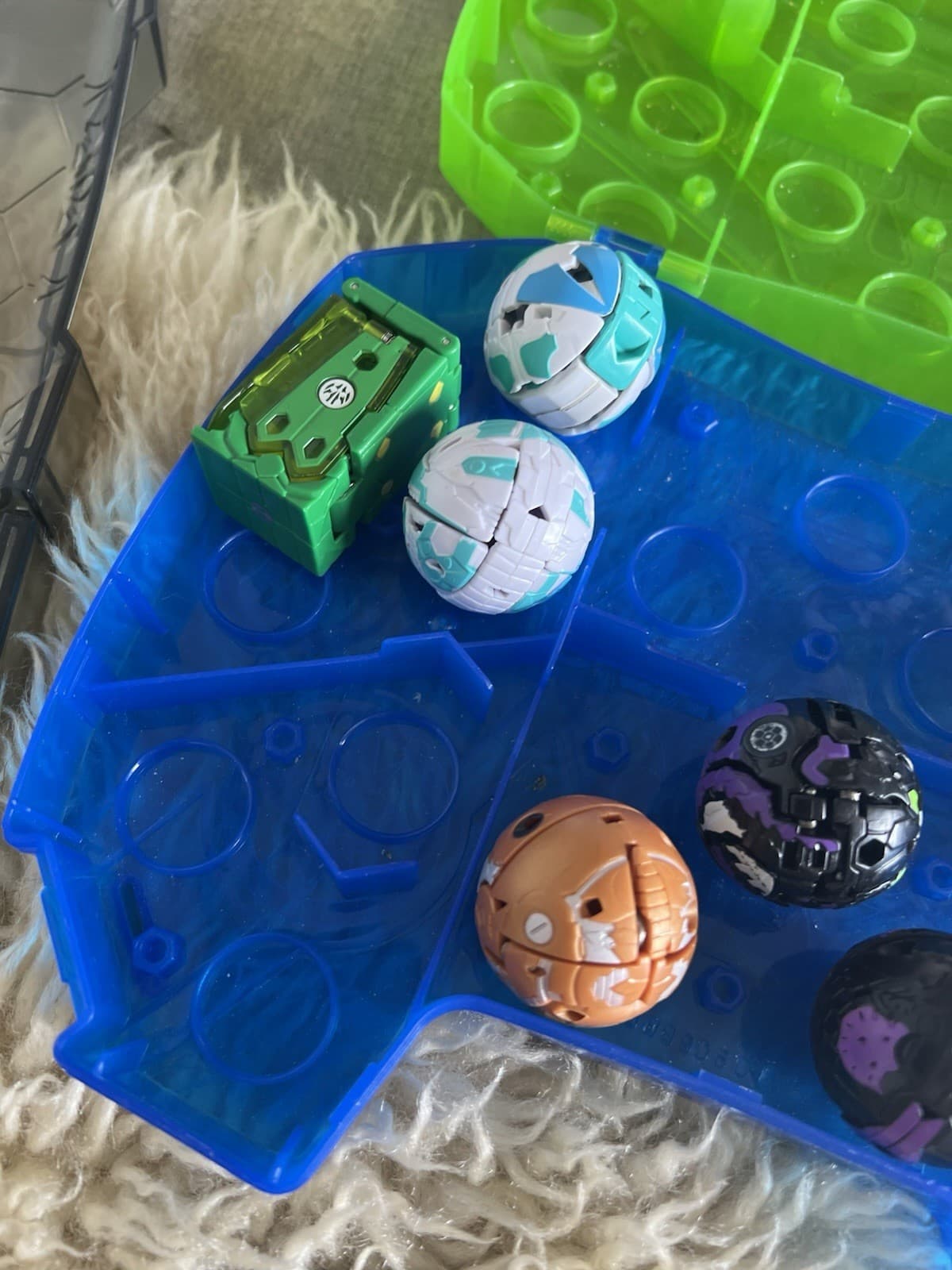 Bakugan Battle Matrix Arena Board 9 Bakugan Figures Storage Carry Case Cards Lot — photo 5 of 6