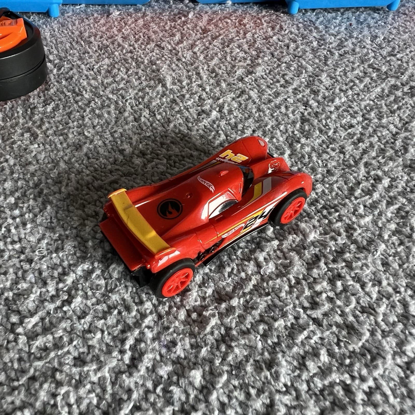 Hot Wheels Slot Car Track Set Portable Folding Case With Controller & 1 Car — photo 5 of 7