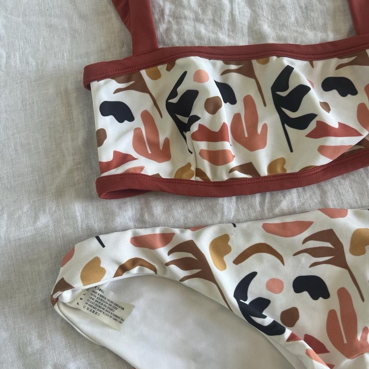 Fella Swim Bikini Set Artiste Abstract Print Finn Top Crop Bikini Bottoms XS S — photo 2 of 6