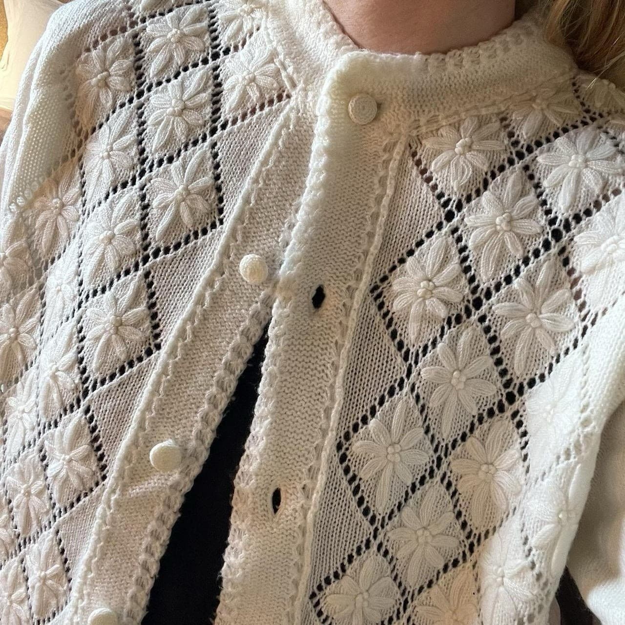 Vintage White Knit Cardigan SM Daisy Floral Pointelle Lace Button Up Sweater — photo 7 of 7