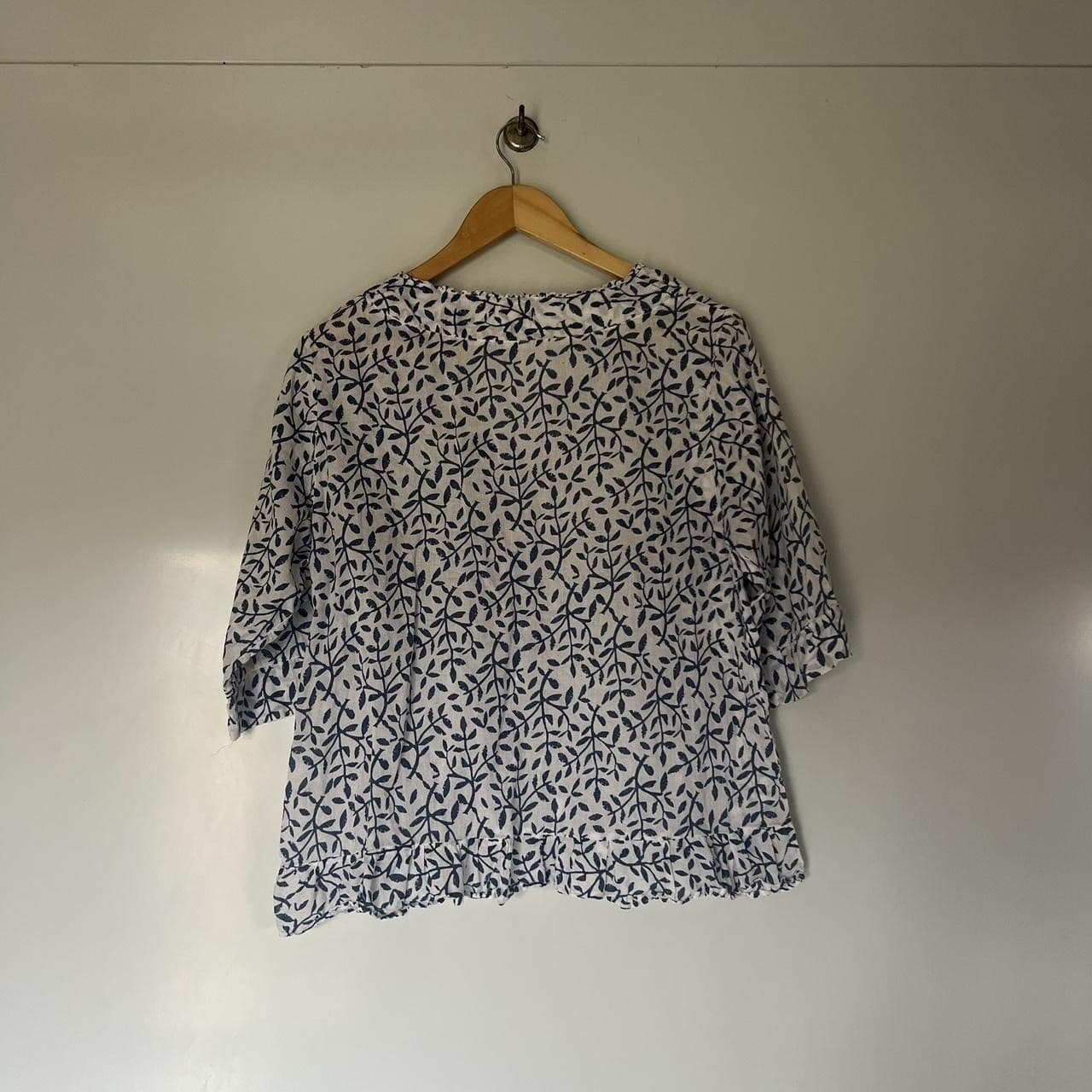 Namastai White Blue Floral Ruffle Blouse 1 M Boho Coastal Cotton — photo 6 of 8