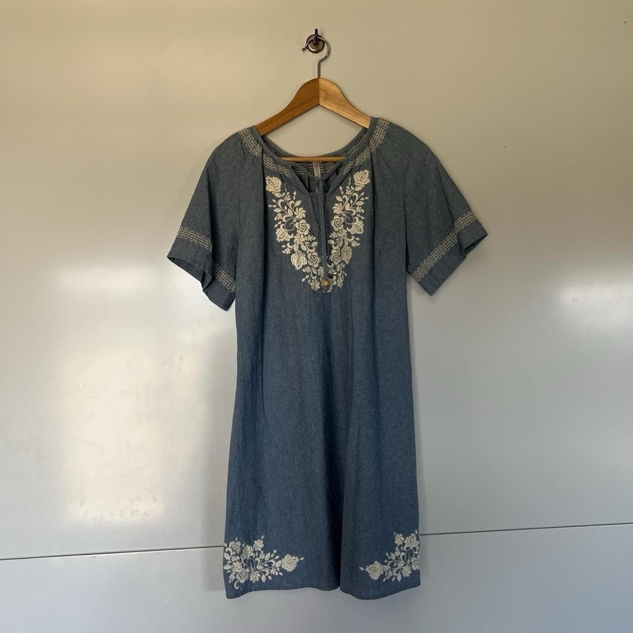 Forever New 100% Cotton Chambray Embroidered Dress 10 Folk Boho Prairie Smock — photo 4 of 8