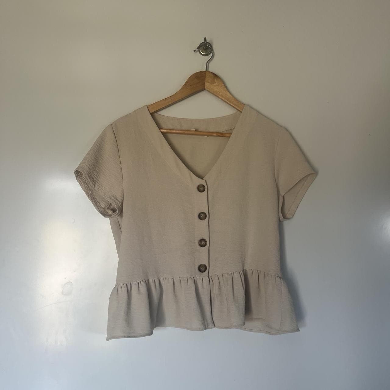 Petite Studio NYC Beige Crinkle Crepe Blouse PL Peplum Frill Coquette Boho — photo 3 of 7