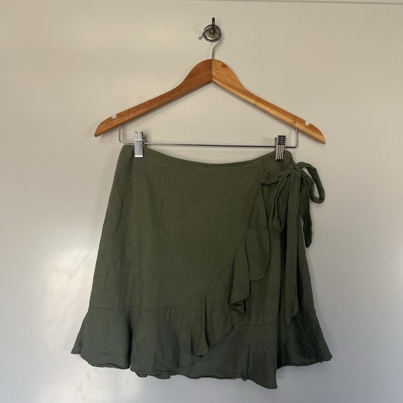 Ava Forest Green 100% Linen Wrap Mini Skirt 8 Ruffle Hem Boho Coastal Summer — photo 2 of 6