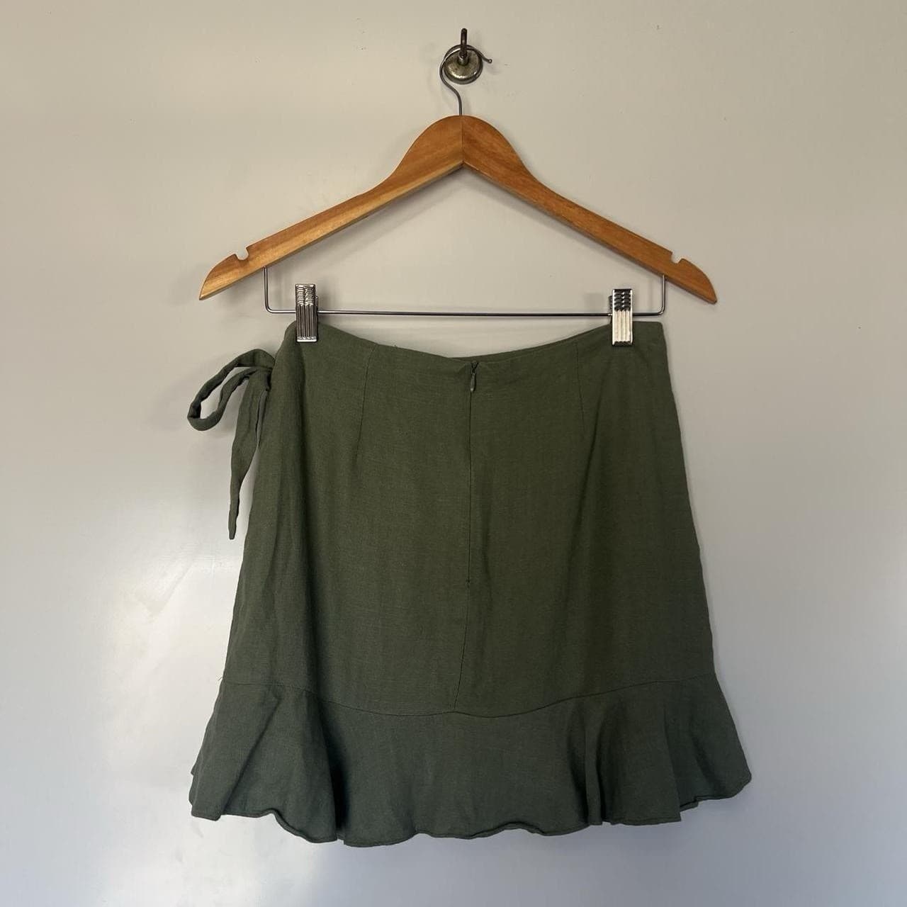 Ava Forest Green 100% Linen Wrap Mini Skirt 8 Ruffle Hem Boho Coastal Summer — photo 3 of 6