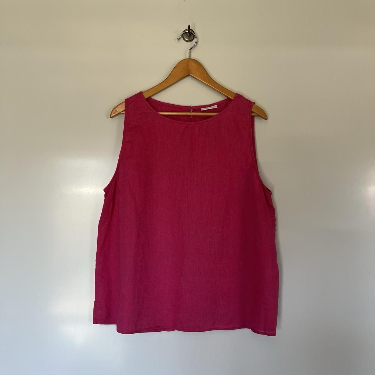 Sussan Hot Pink Linen Tank Top 14 Dopamine Dressing Fuchsia Coastal Summer — photo 3 of 8