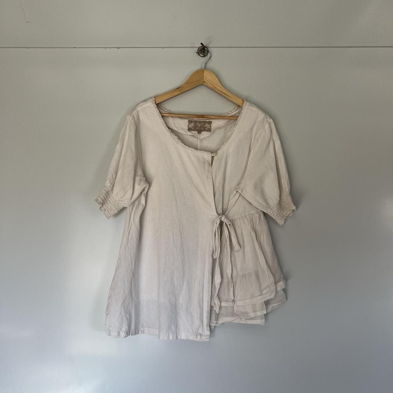 Les Ours Ivory Cotton Linen Blouse Wrap Tie Front Ruffle Puff Sleeve Cottagecore — photo 4 of 8