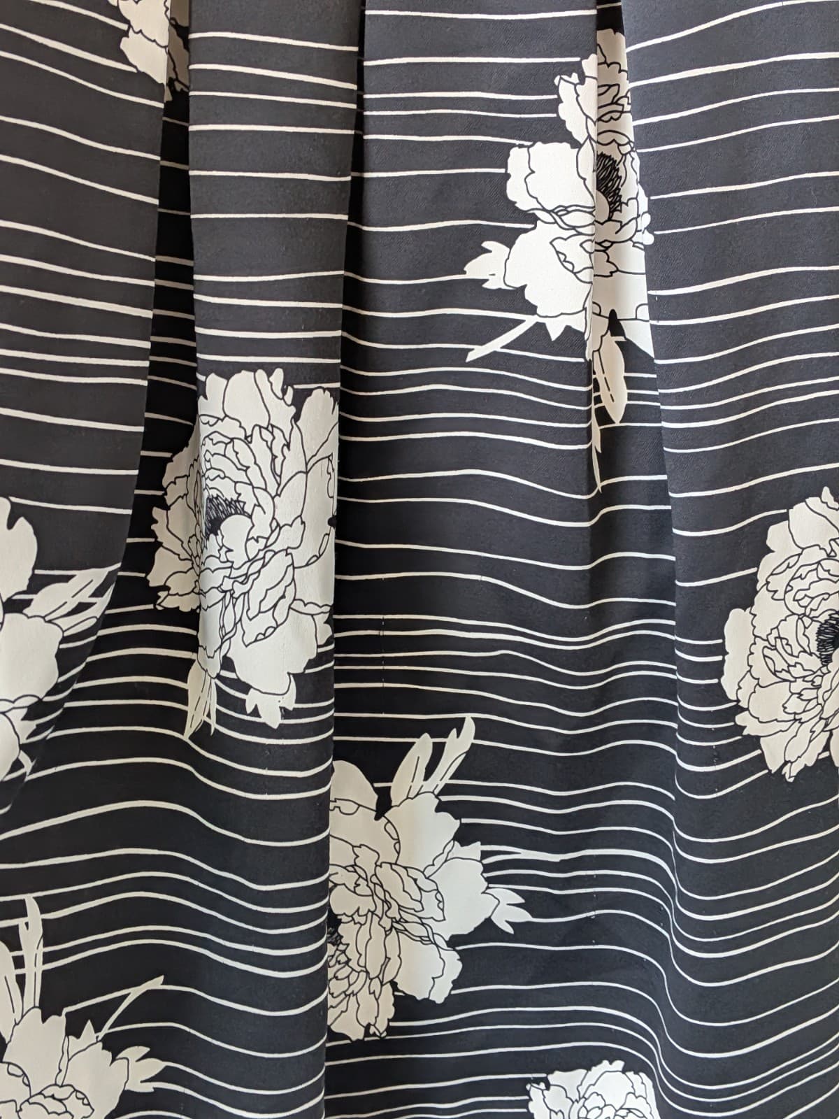 Review Dress Black White Floral Fit Flare Cocktail Office Satin Size Aus 10 Us 6 — photo 5 of 11