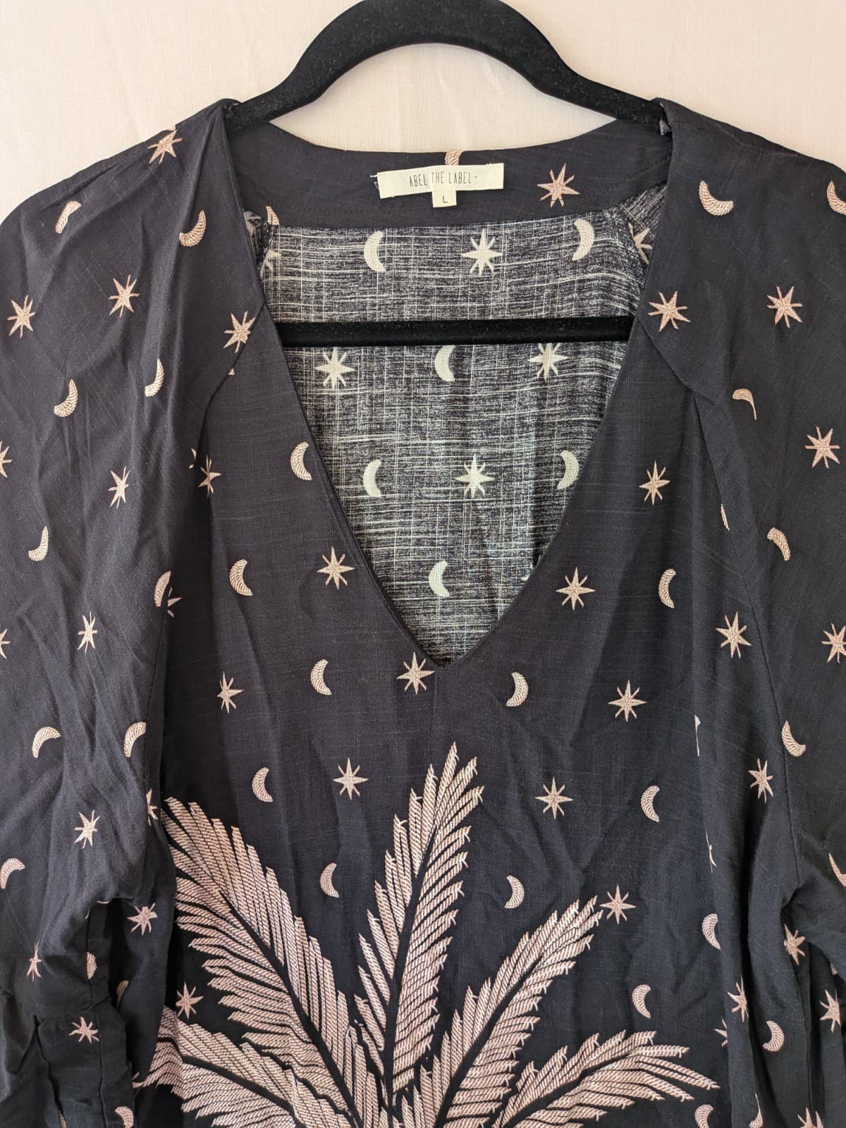 Abel The Label Dress Size L AU 12 14 Black Rayon Boho Palm Print V Neck — photo 5 of 10