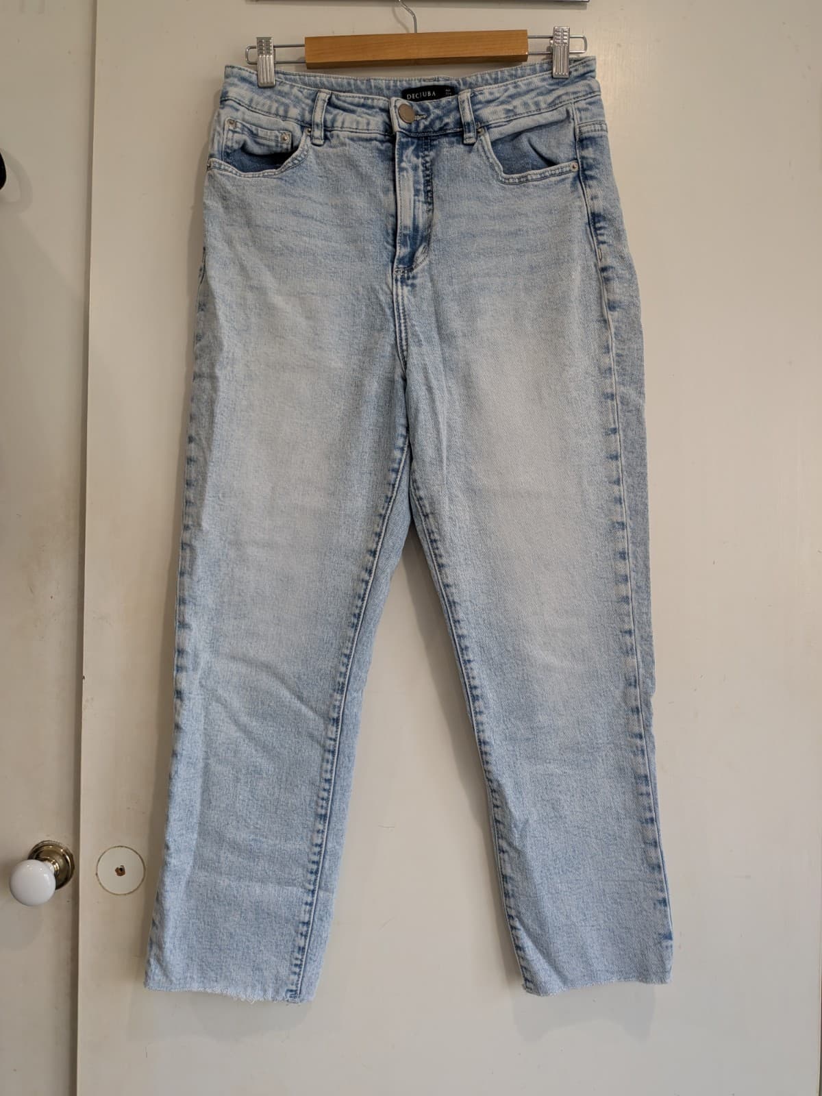 Decjuba Jeans Womens AU 14 Light Wash Straight Leg Raw Hem Denim High Rise — photo 2 of 10