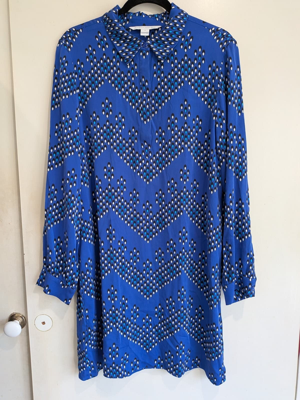 DVF Diane von Furstenberg Silk Shirt Dress Blue Print Belted Size 14 AU — photo 13 of 14