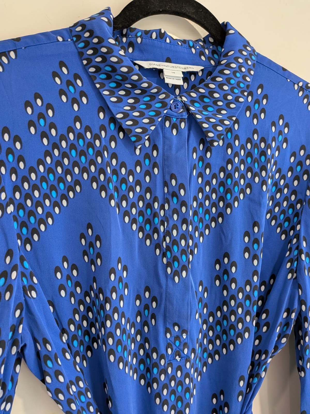 DVF Diane von Furstenberg Silk Shirt Dress Blue Print Belted Size 14 AU — photo 4 of 14