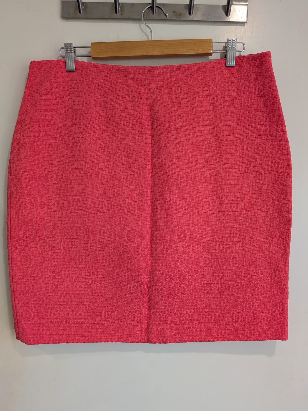 Banana Republic Coral Textured Pencil Skirt Cotton Blend Size 14 Office Career — photo 3 of 8
