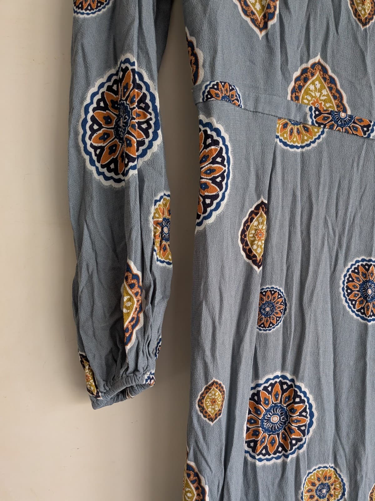 Tigerlily Wrap Midi Dress AUS 12 Blue Boho Medallion Print Rayon Long Sleeve — photo 3 of 9