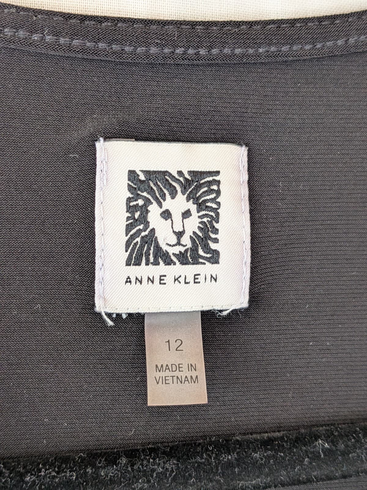 Anne Klein Womens Wrap Dress Black Long Sleeve Knee Length Gold Buckle Size 12 — photo 4 of 11
