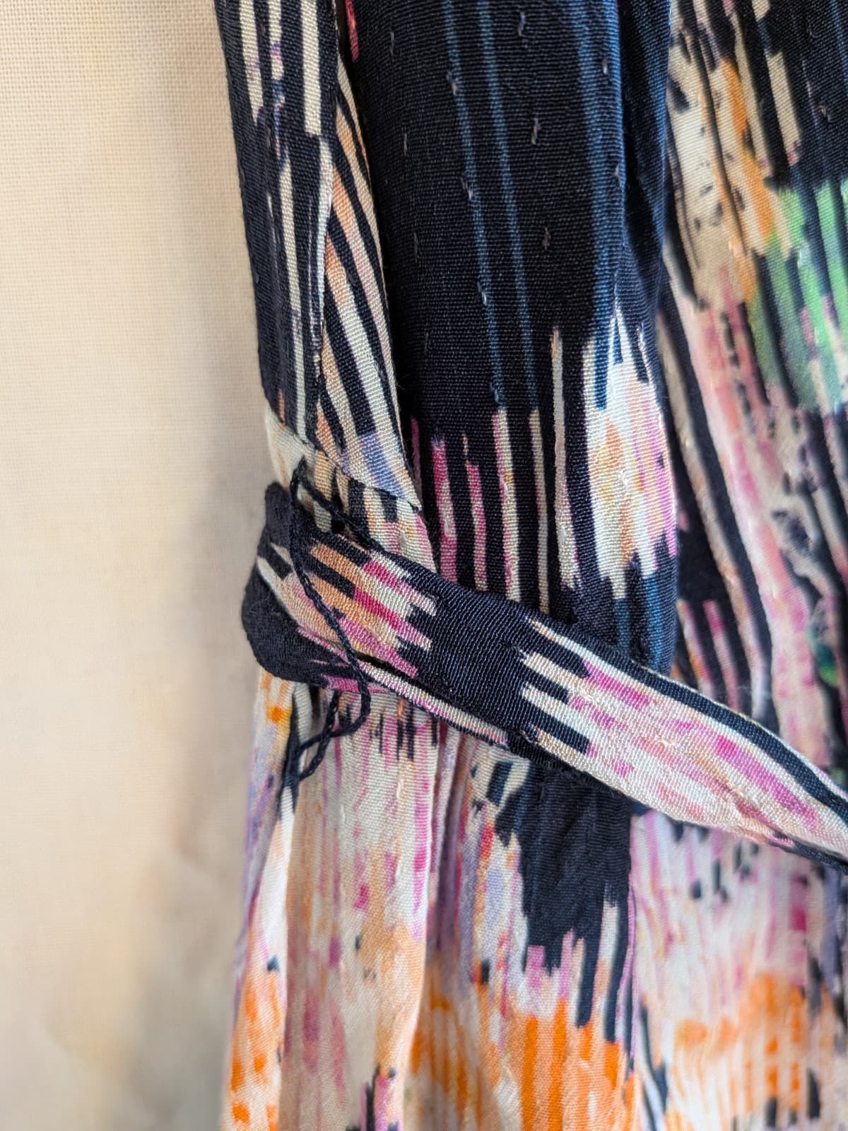 Marcs Floral Wrap Dress Sleeveless V Neck Tie Waist Navy Multicolour AU 14 US 10 — photo 3 of 12