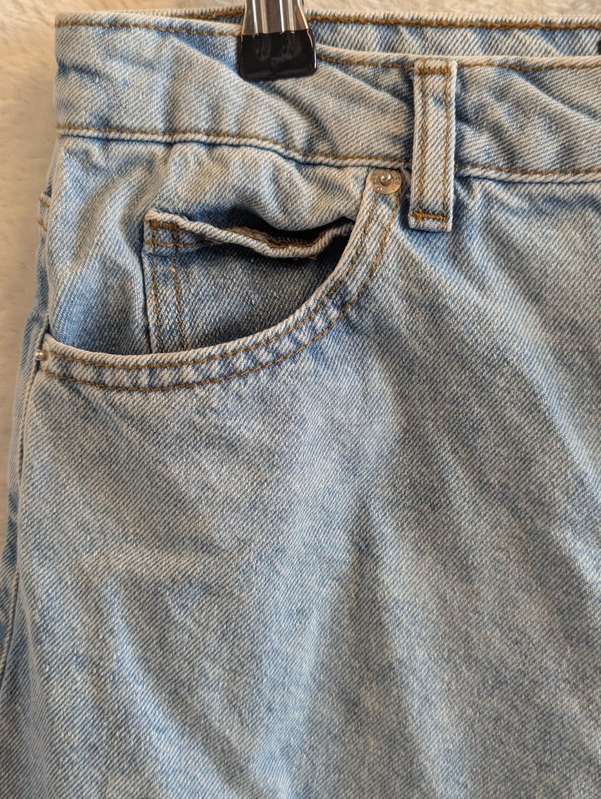 ASOS Design Womens Mom Jeans Size 28x30 Blue Denim High Waist Disney Punk AUS 10 — photo 9 of 14